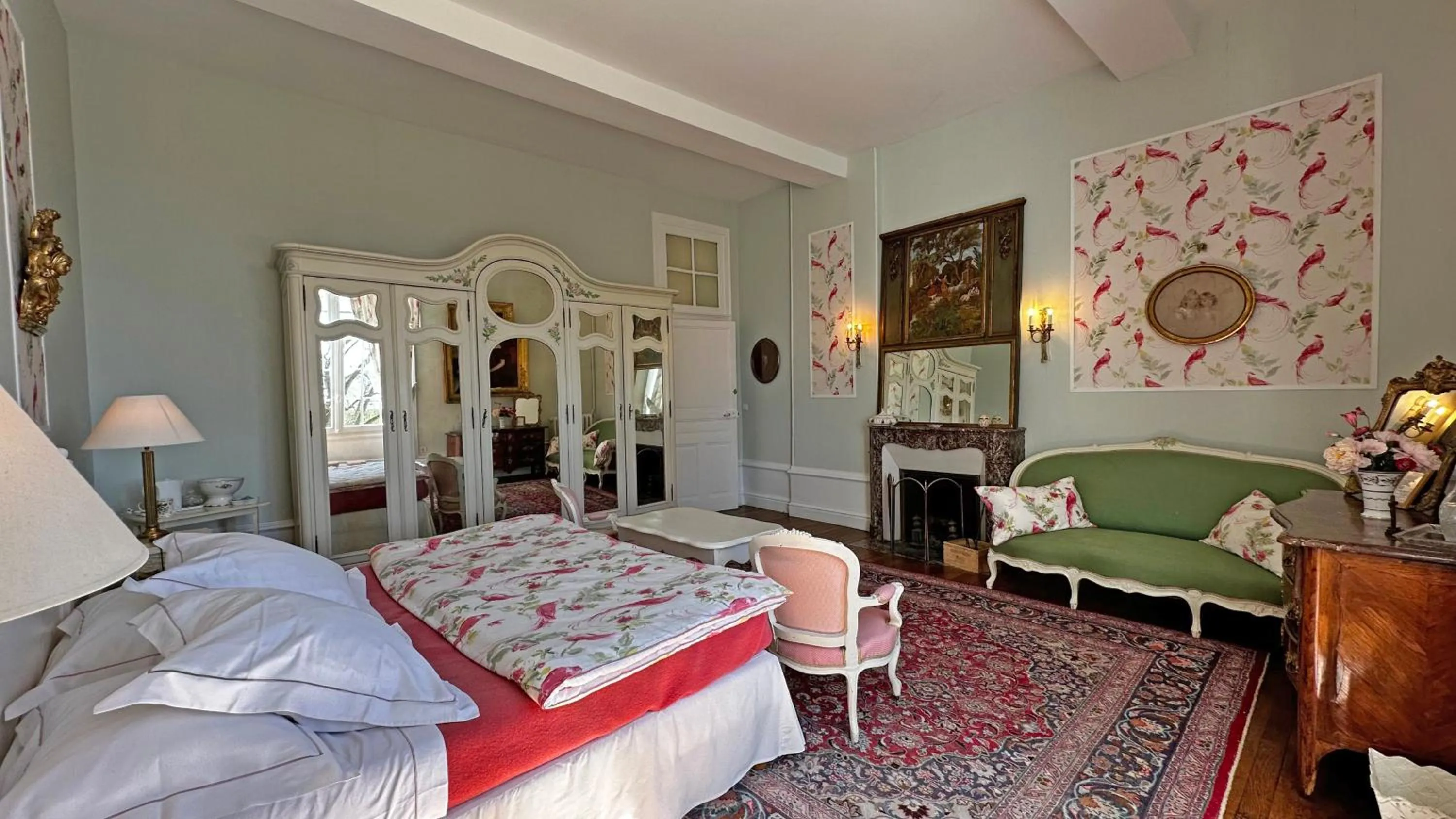 Bed in Château de la Chabroulie