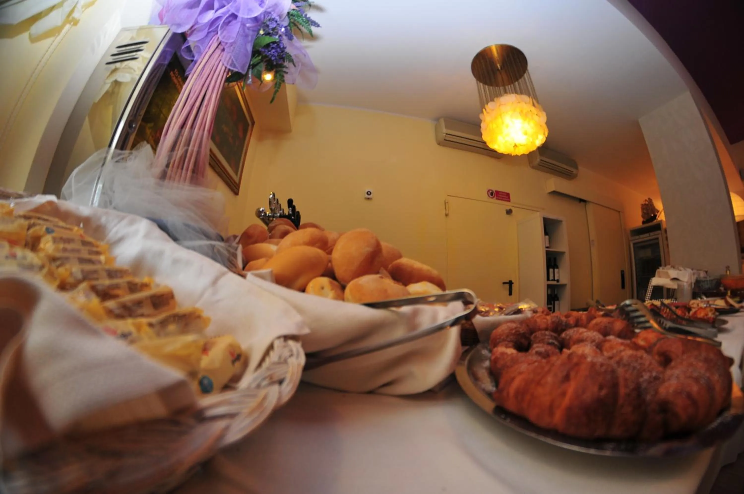 Buffet breakfast in Hotel Antonella