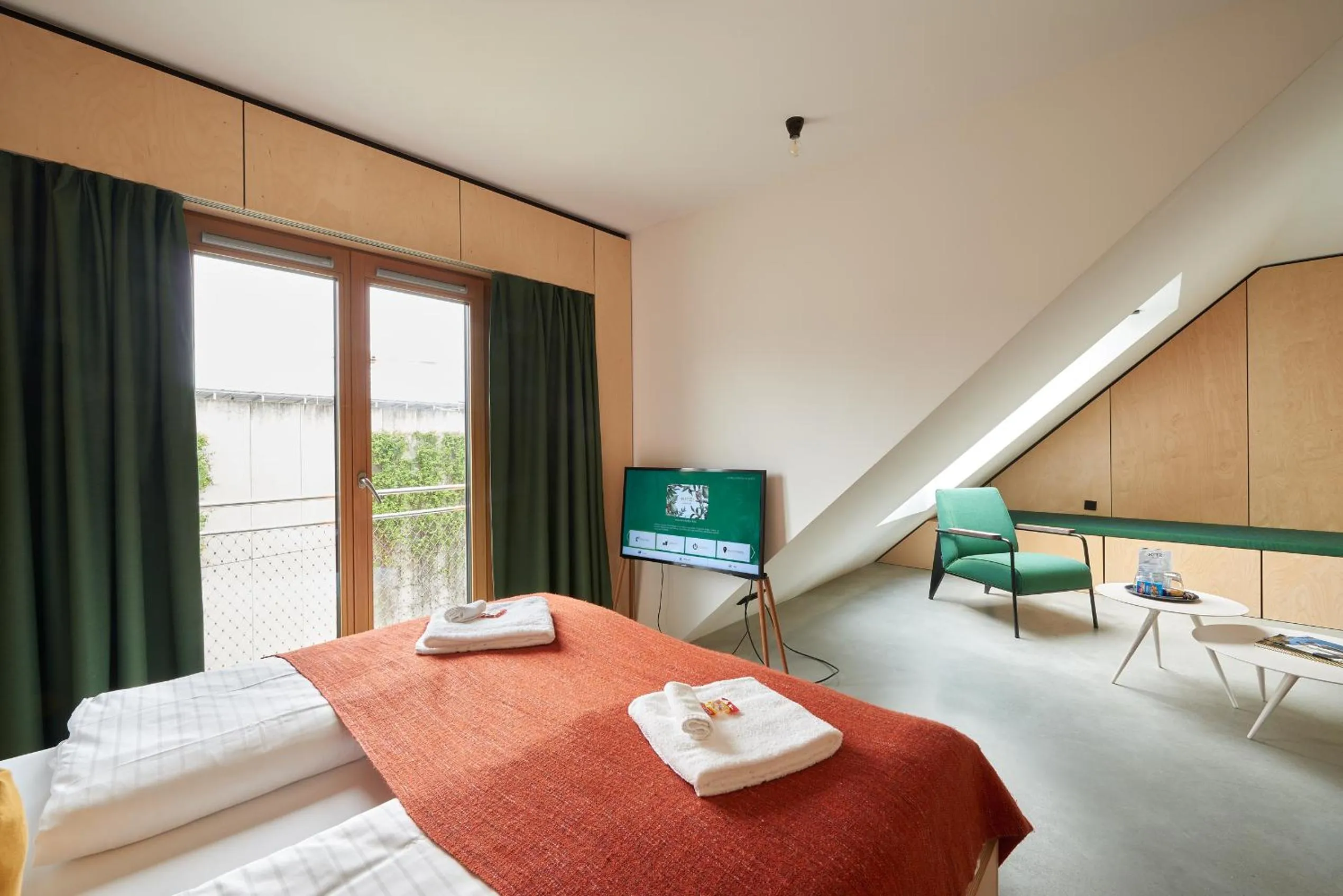TV and multimedia, Bed in Kitz Boutique Hotel & Restaurant