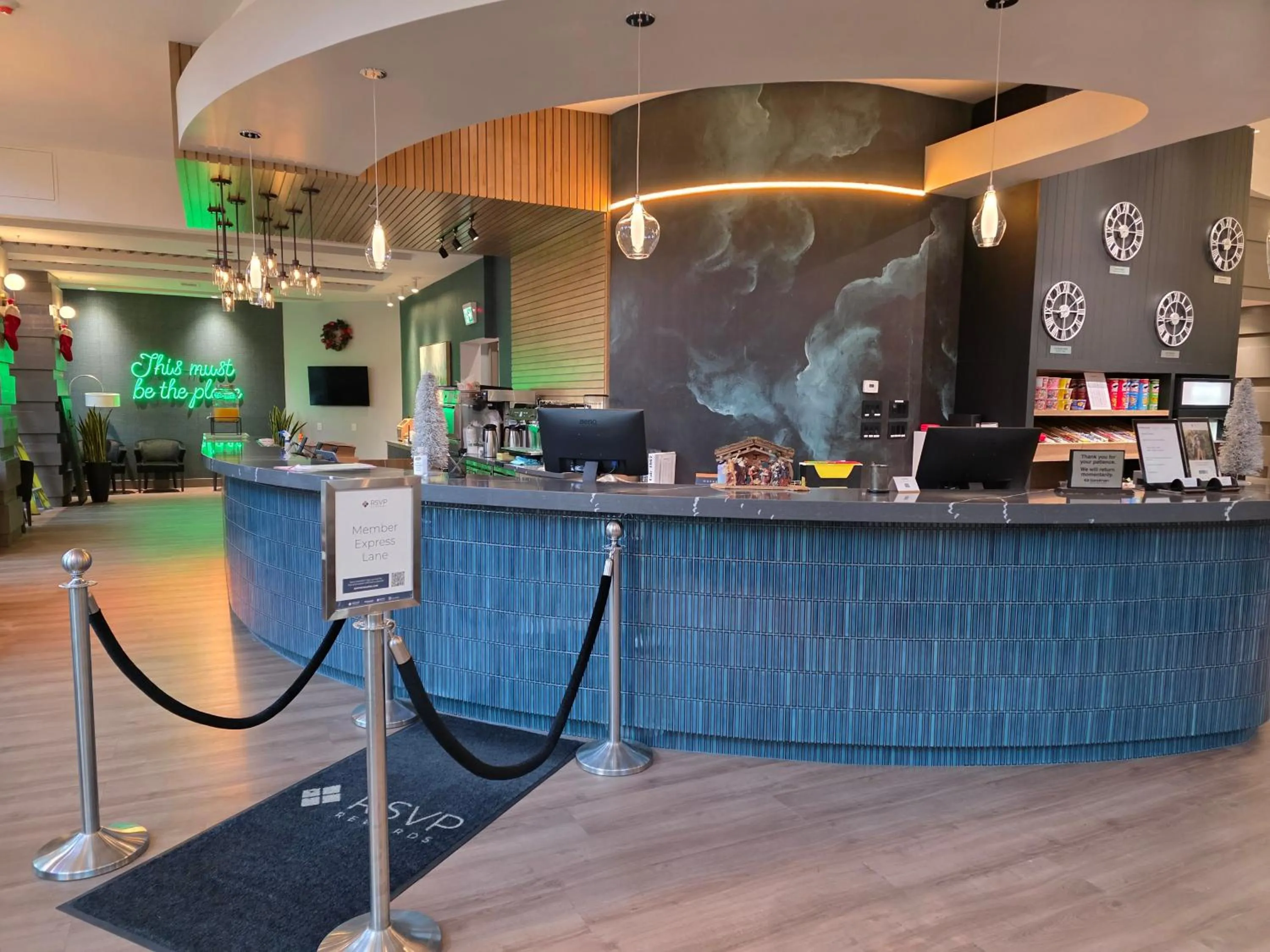 Lobby or reception in Sandman Suites Surrey - Guildford