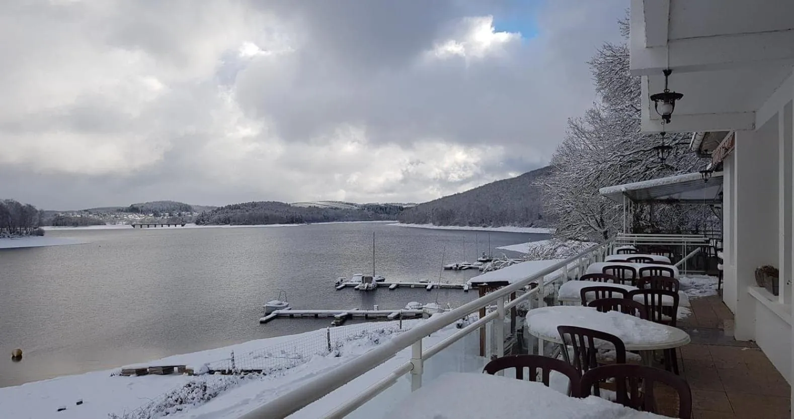 Winter in Hotel Restaurant La Caravelle