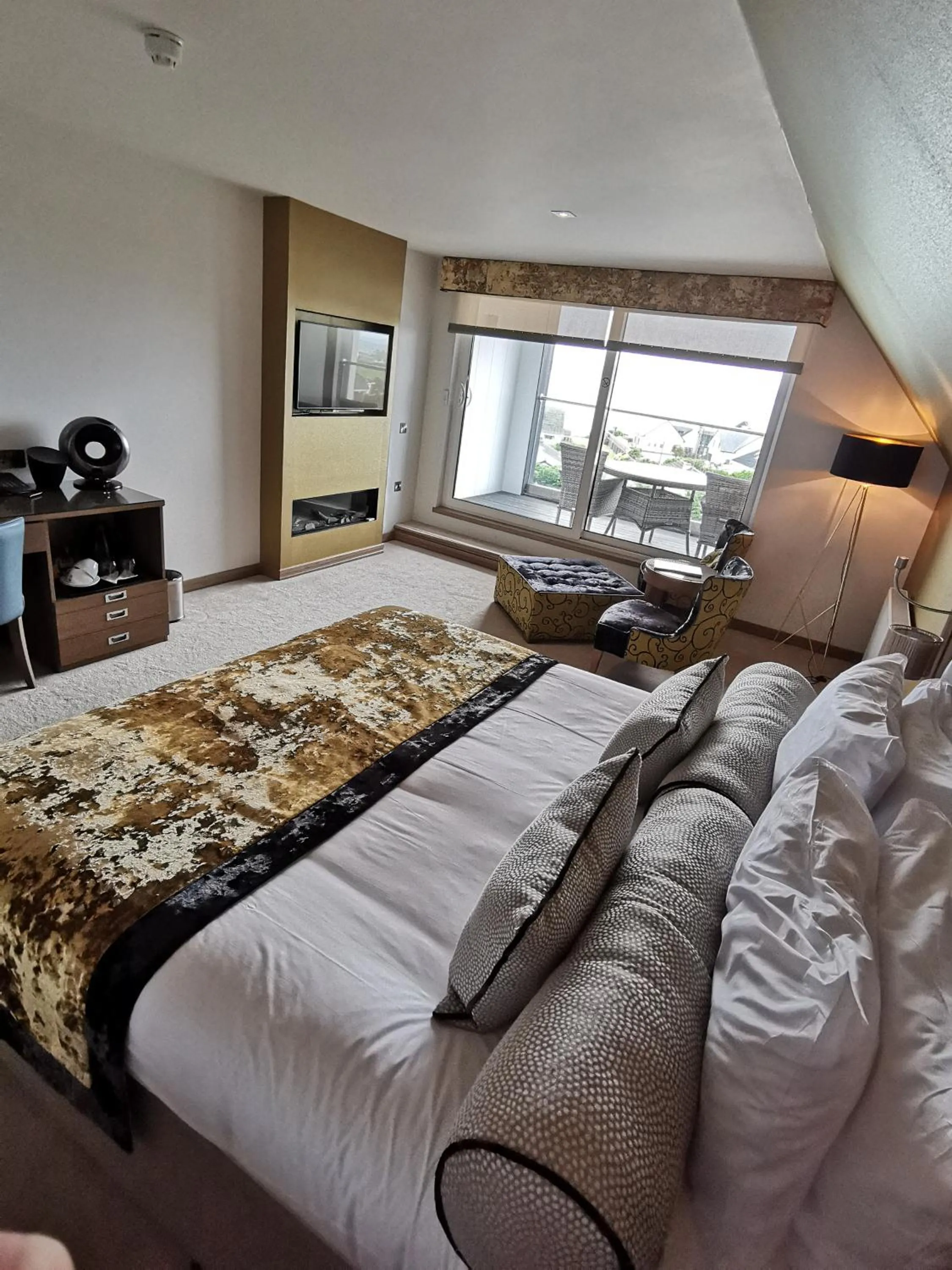 Bed in Seamill House Hotel