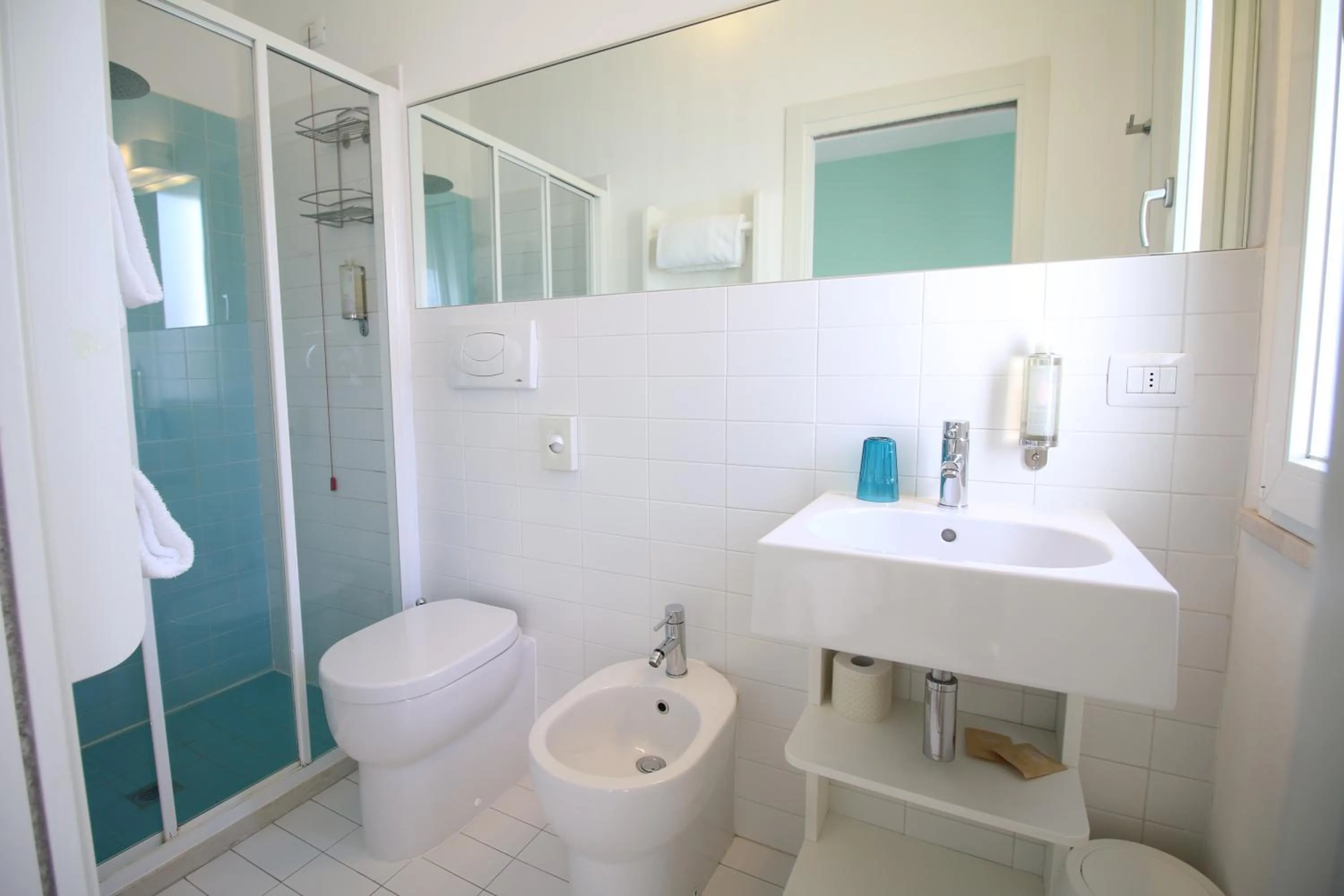 Shower in Maree Hotel