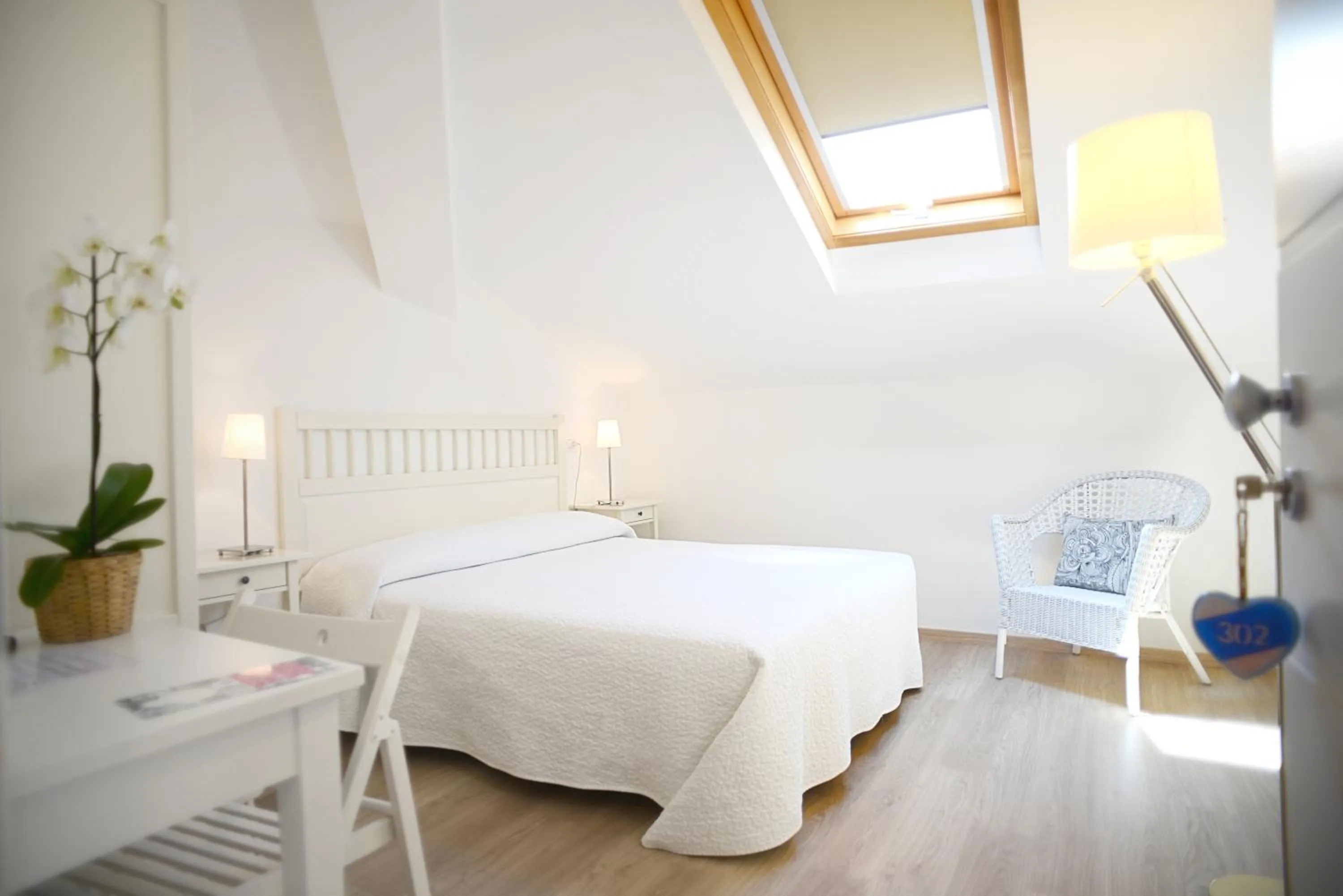 Photo of the whole room, Bed in Maree Hotel