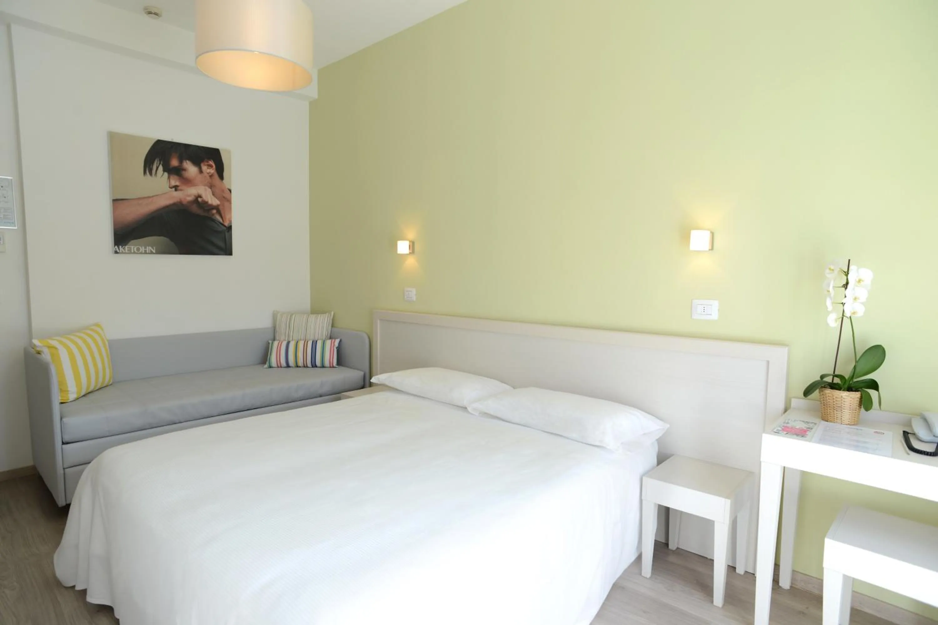 Photo of the whole room, Bed in Maree Hotel