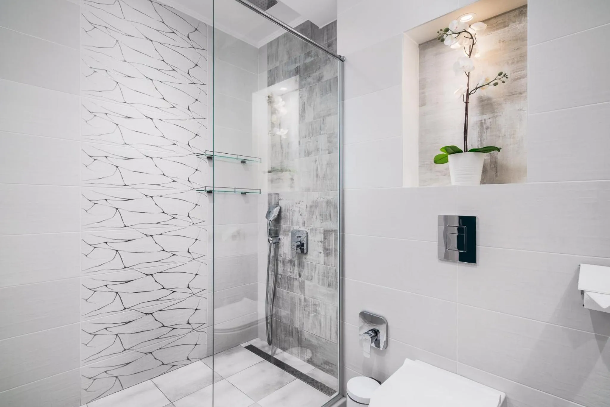 Shower in Park & Spa Hotel Markovo