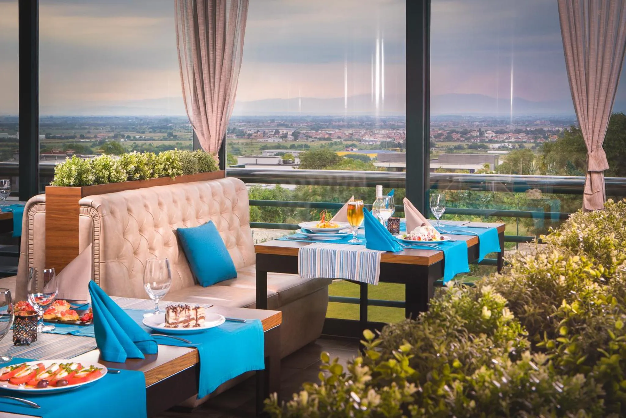 Restaurant/places to eat in Park & Spa Hotel Markovo