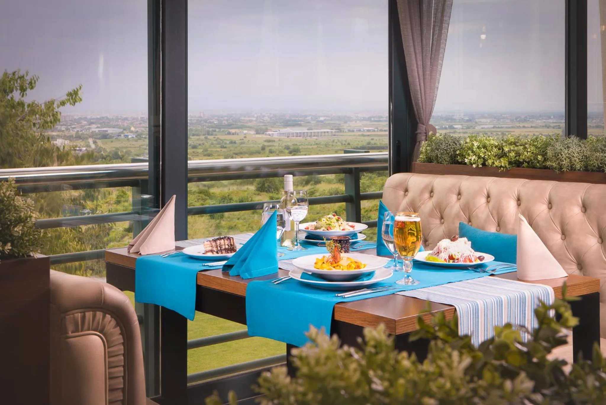 Restaurant/places to eat in Park & Spa Hotel Markovo