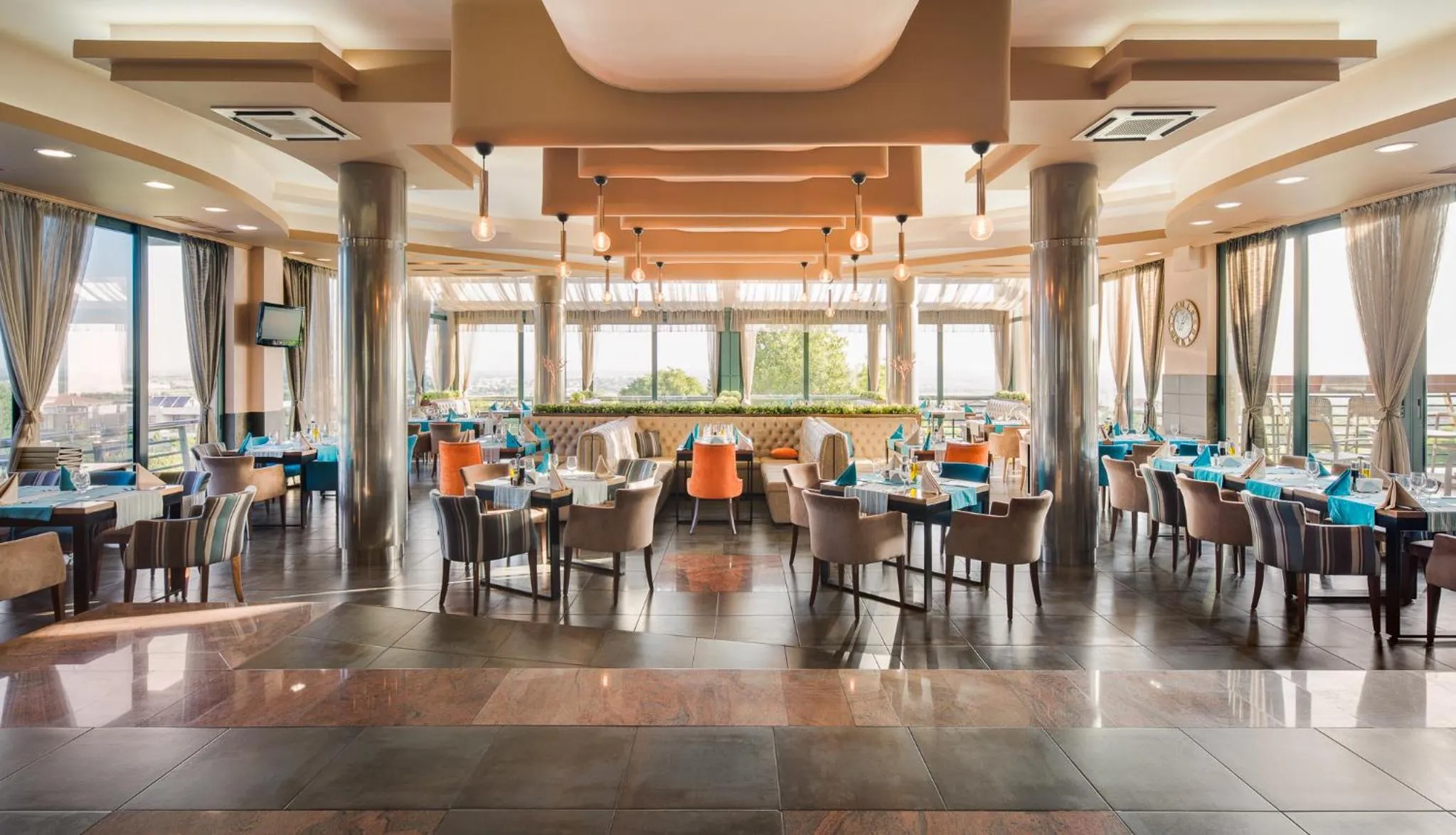 Restaurant/places to eat in Park & Spa Hotel Markovo