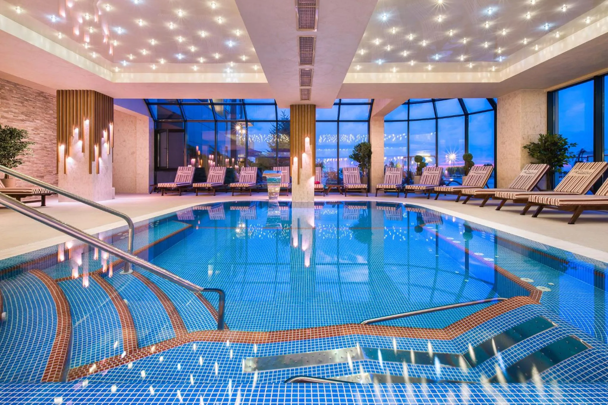 Swimming pool in Park & Spa Hotel Markovo