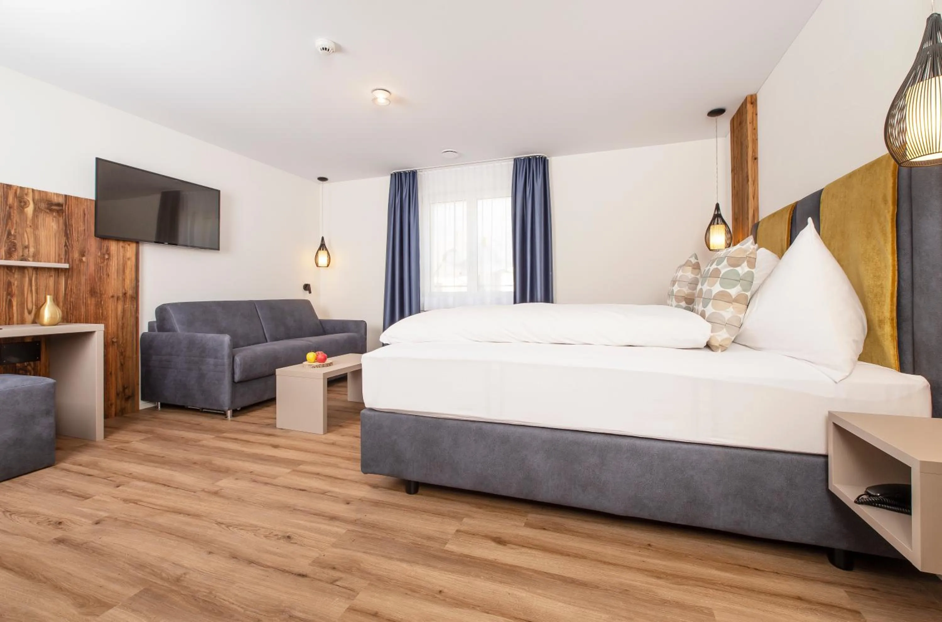 Photo of the whole room, Bed in Hotel Engel