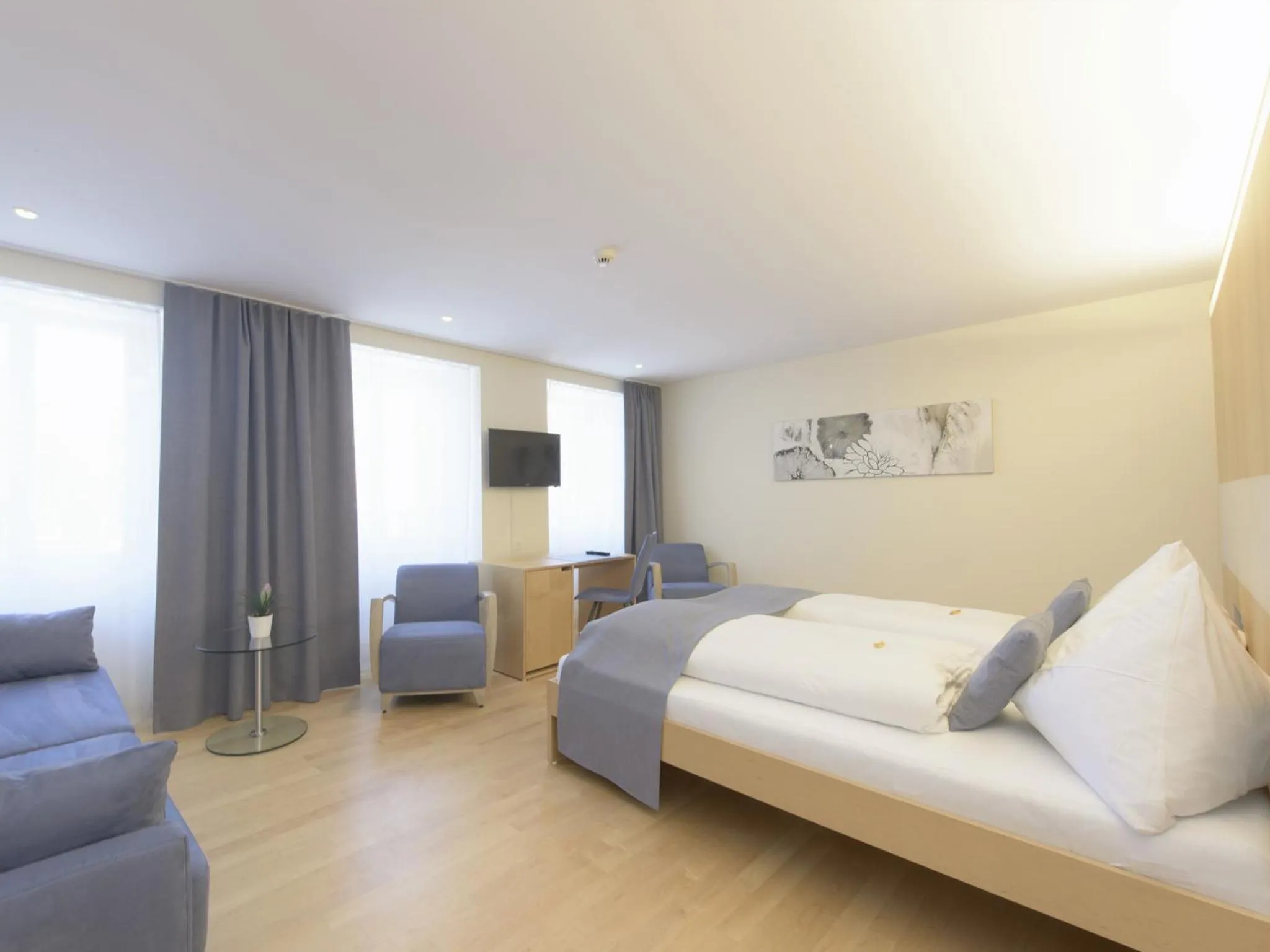 Photo of the whole room in Hotel Engel