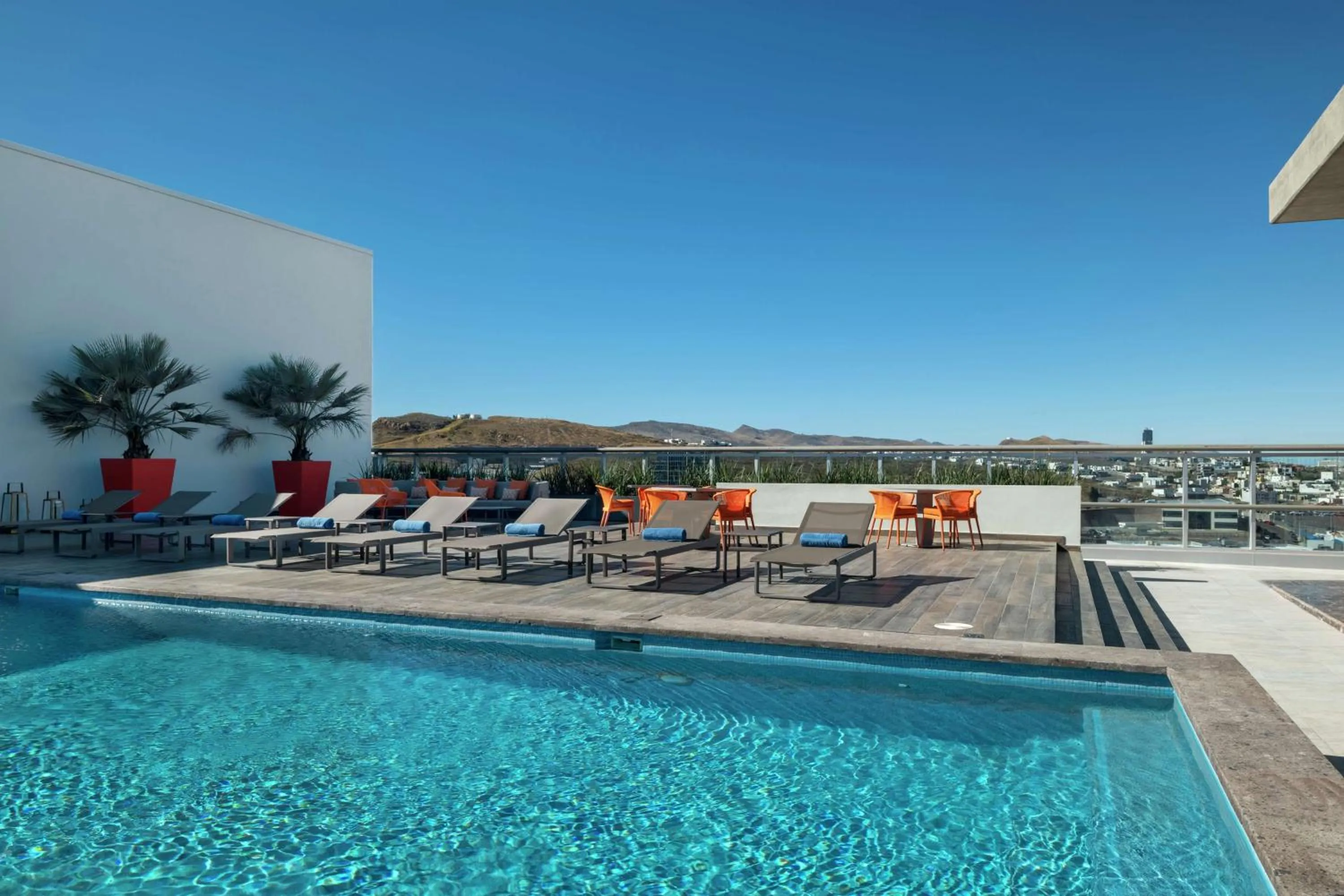 Pool view in Hilton Garden Inn Chihuahua