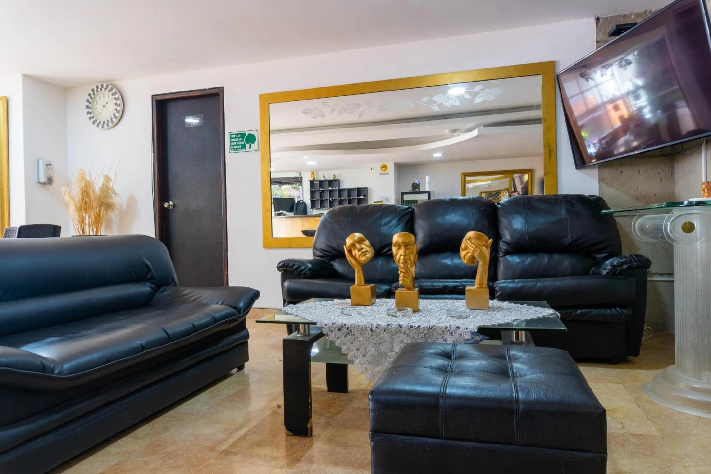 Restaurant/places to eat in Hotel Casa Blanca Laureles