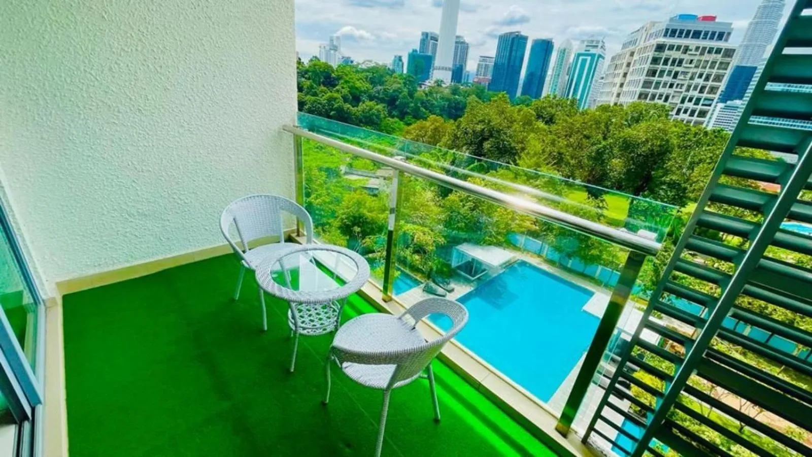 Balcony/Terrace in Suasana Bukit Ceylon Residence