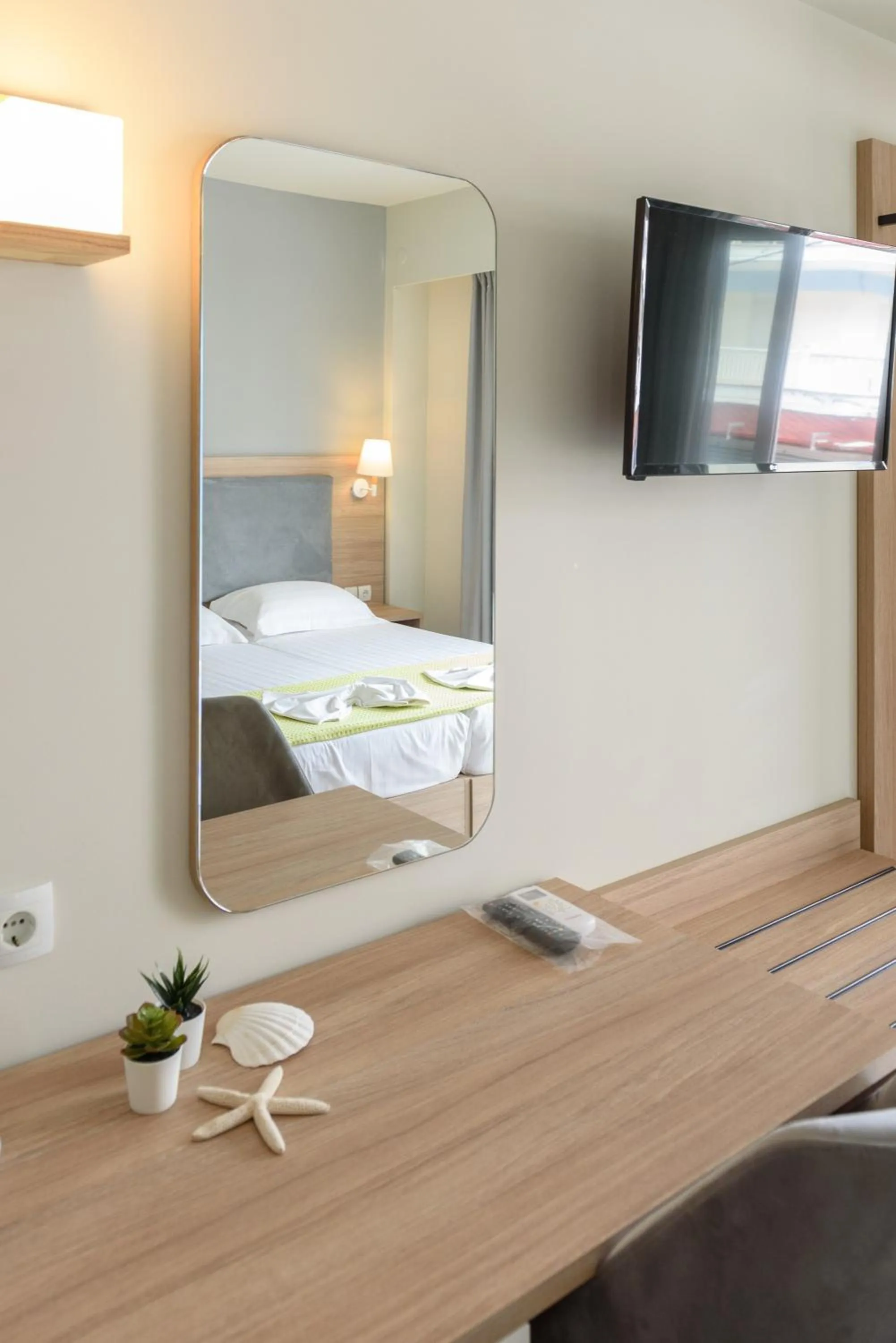 TV and multimedia, Bed in Regina Mare Hotel