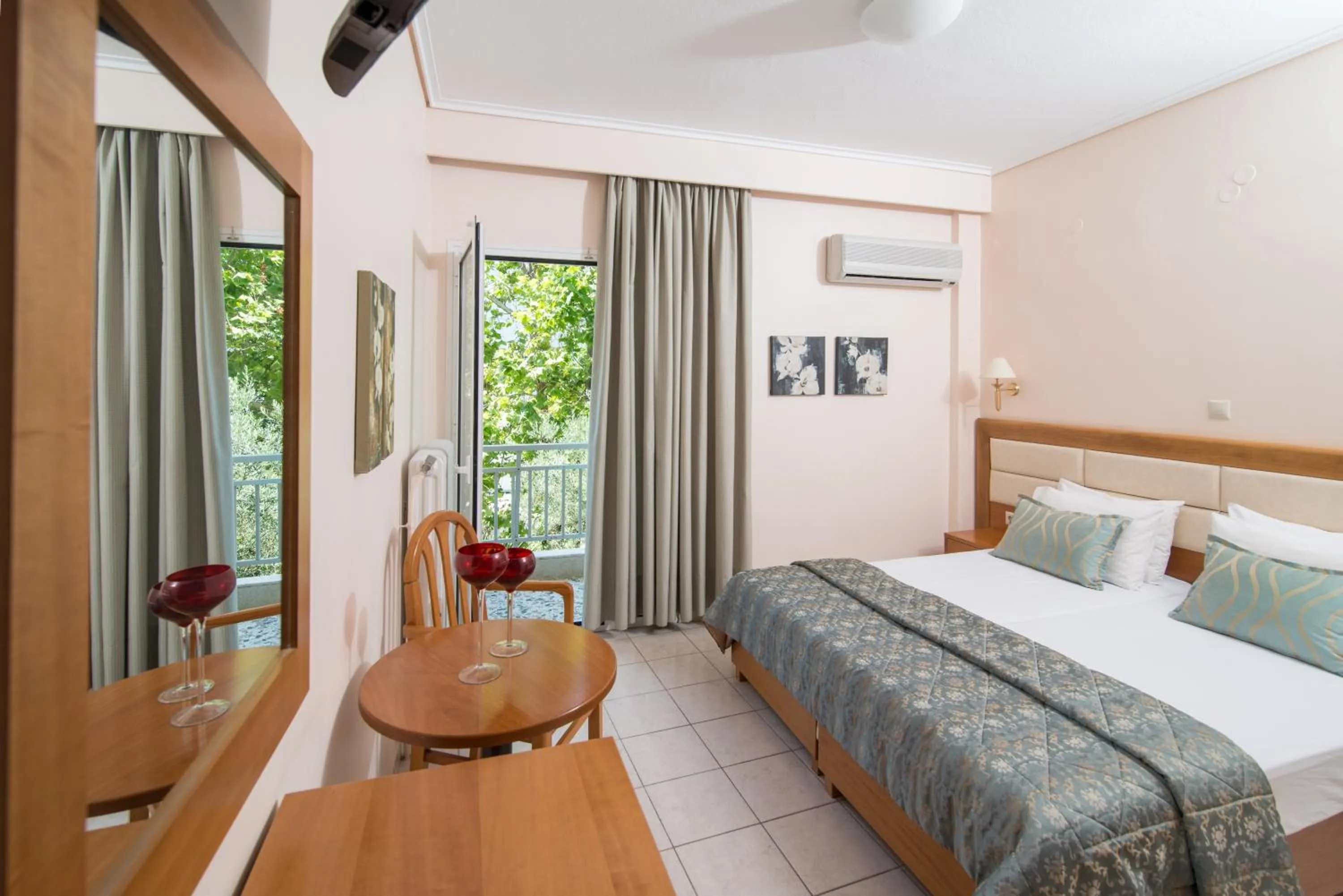 Day, Bed in Regina Mare Hotel