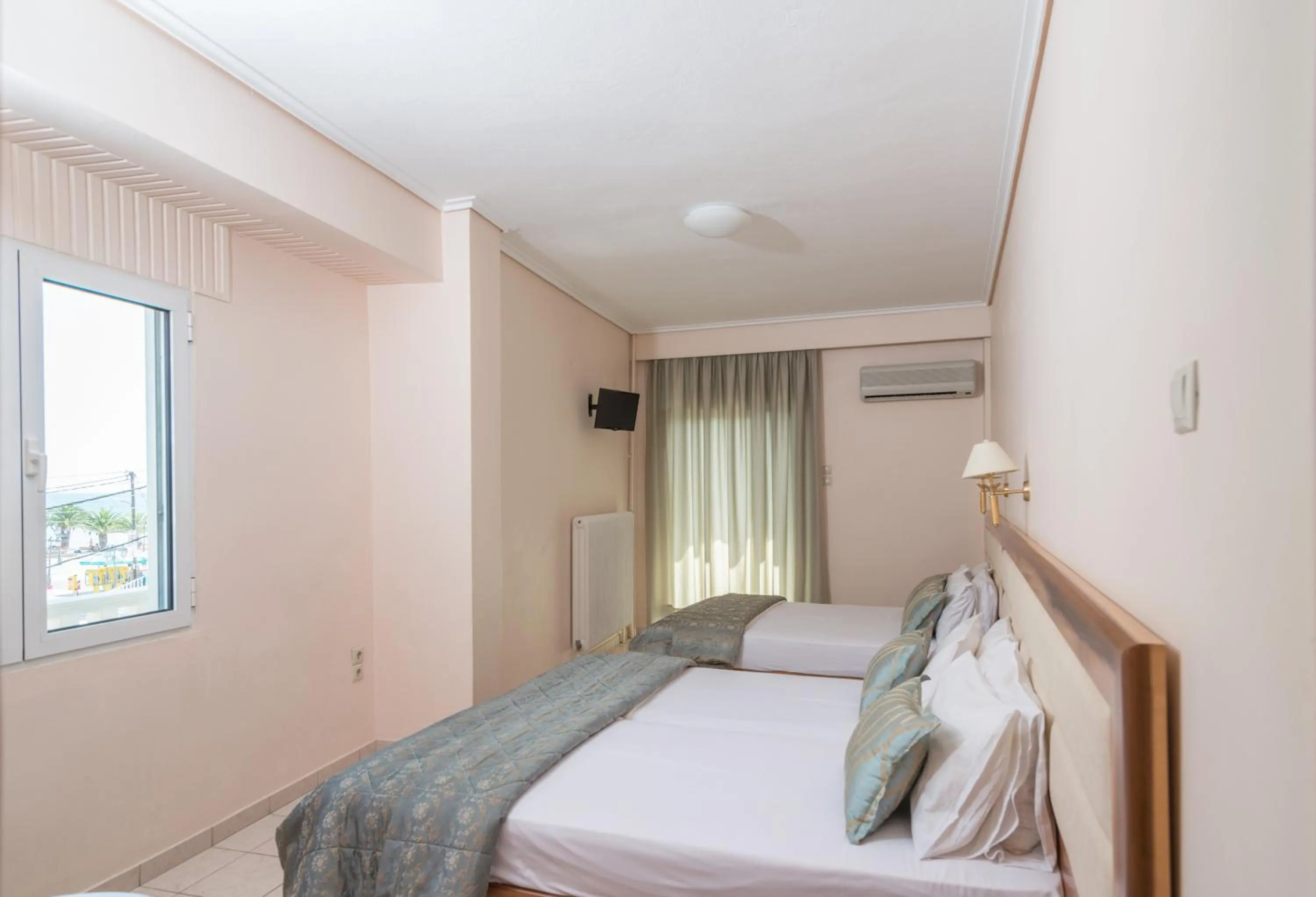 Day, Bed in Regina Mare Hotel