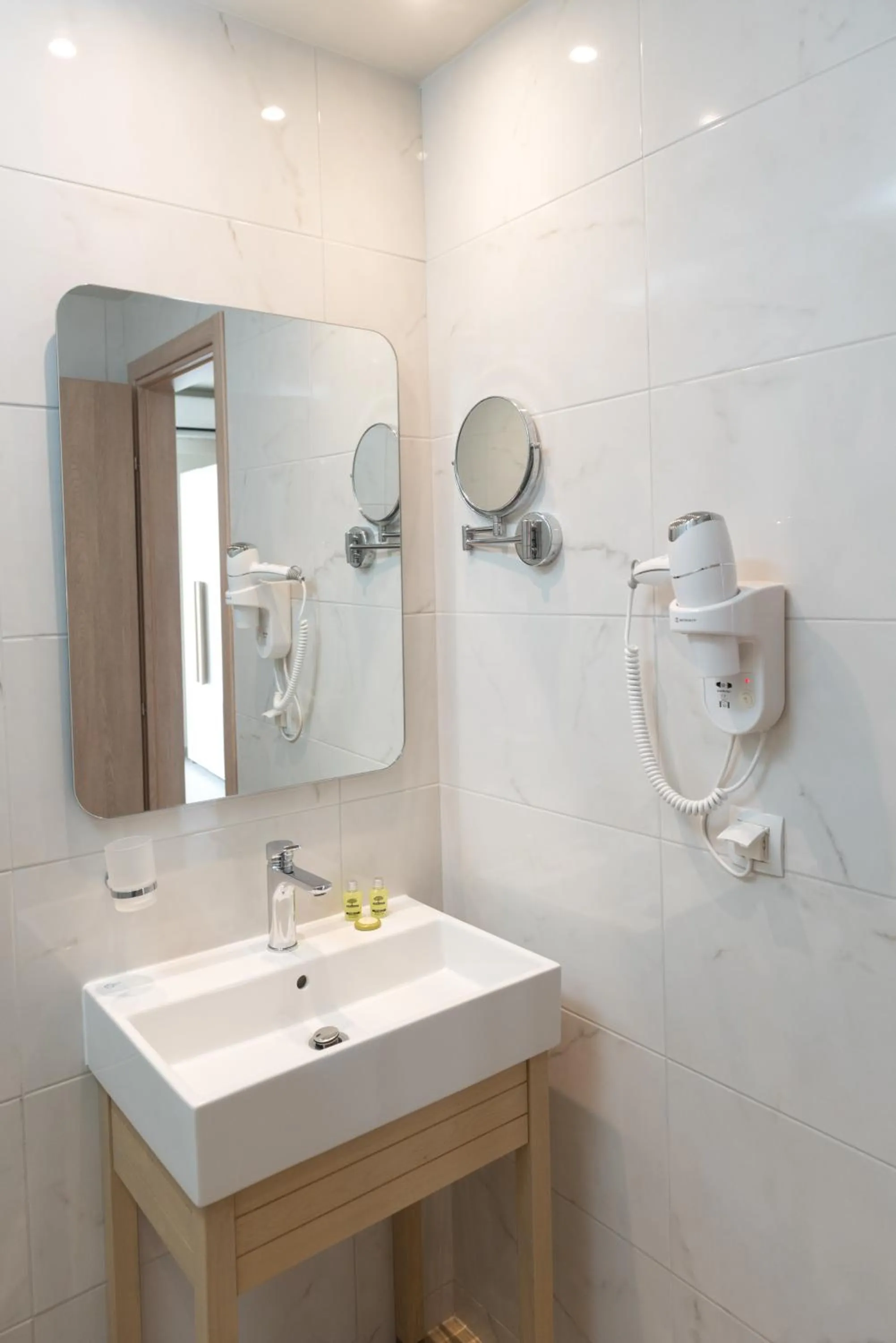 Bathroom in Regina Mare Hotel