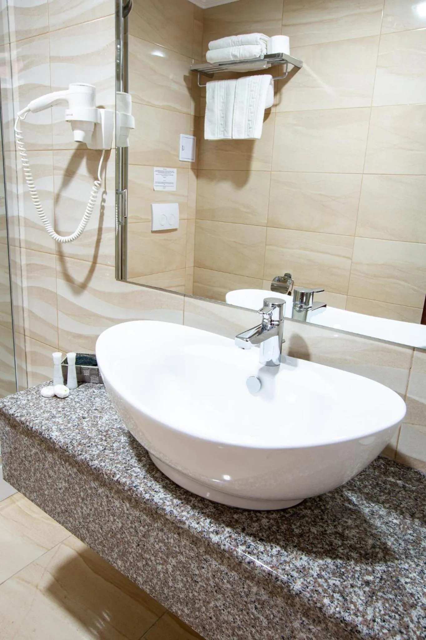 Bathroom in Hotel Bueno