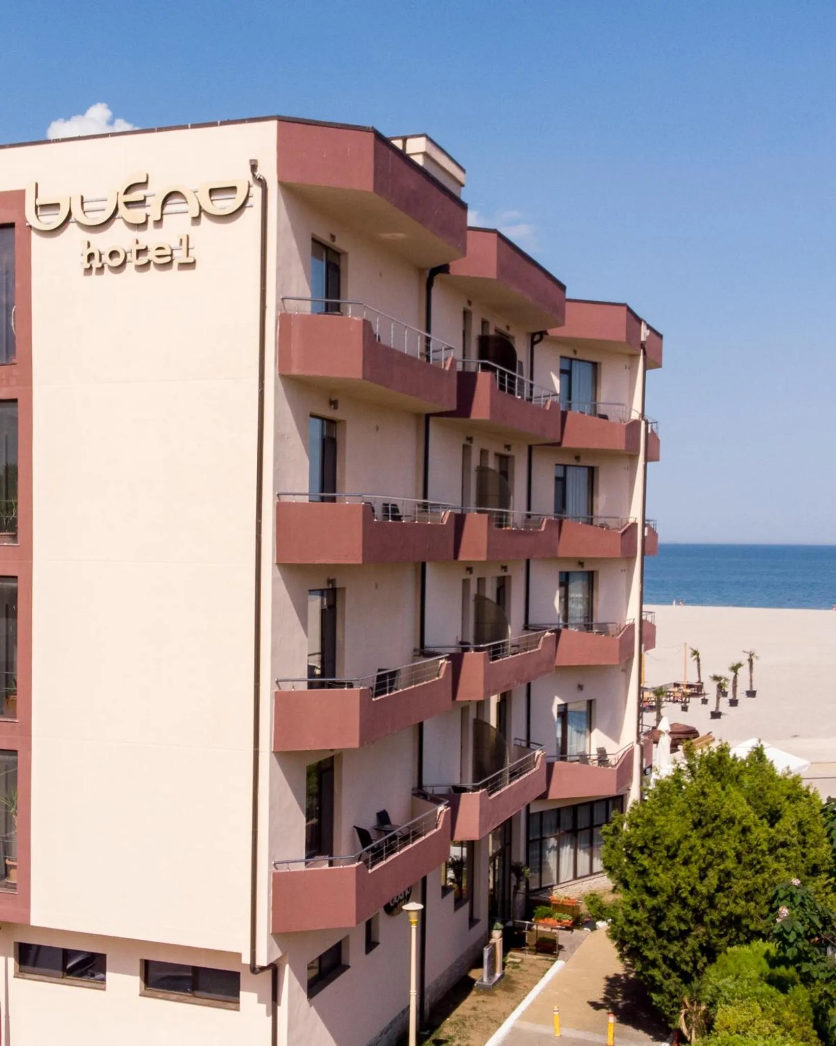 Property building in Hotel Bueno