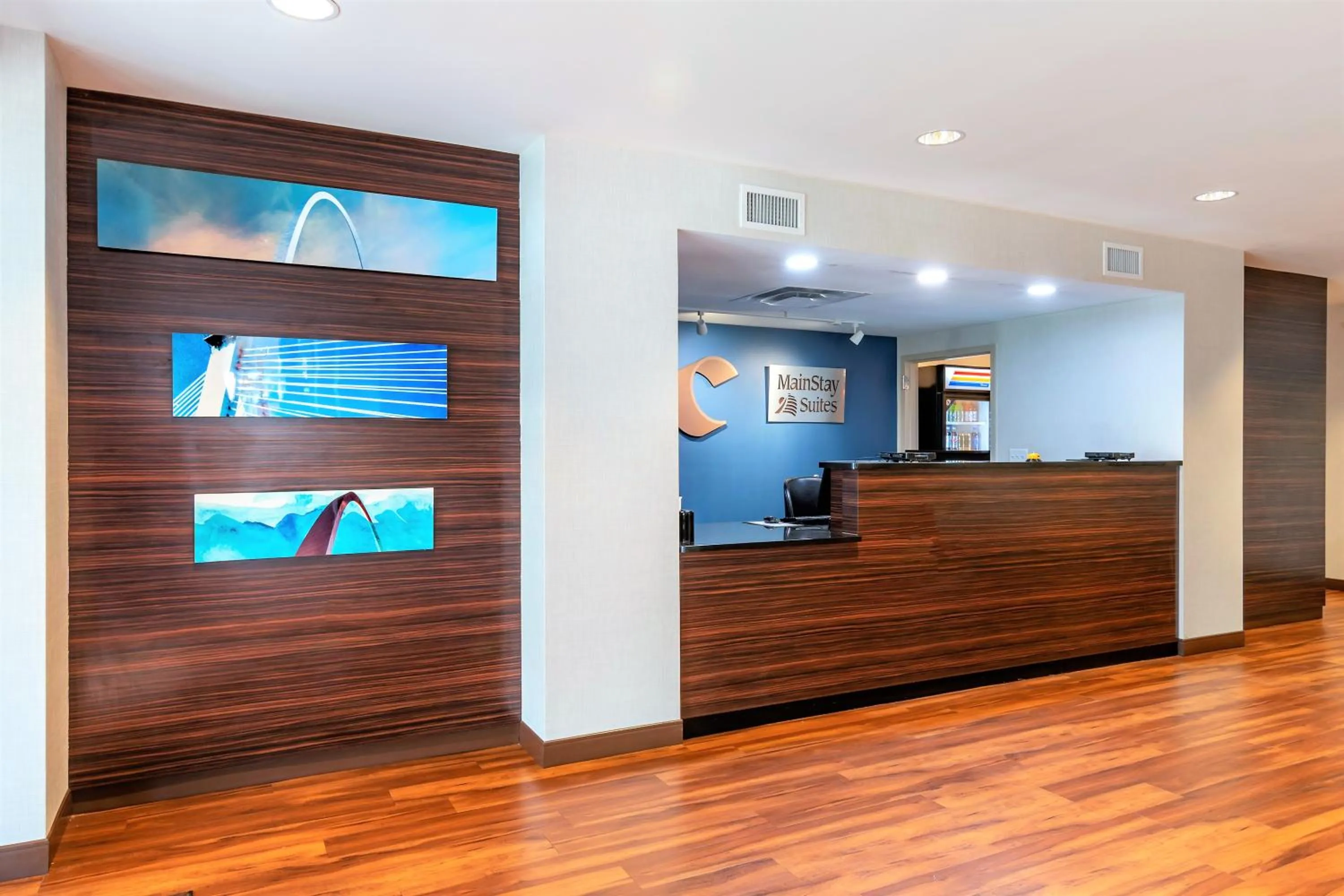Lobby or reception in Comfort Inn St Louis Airport