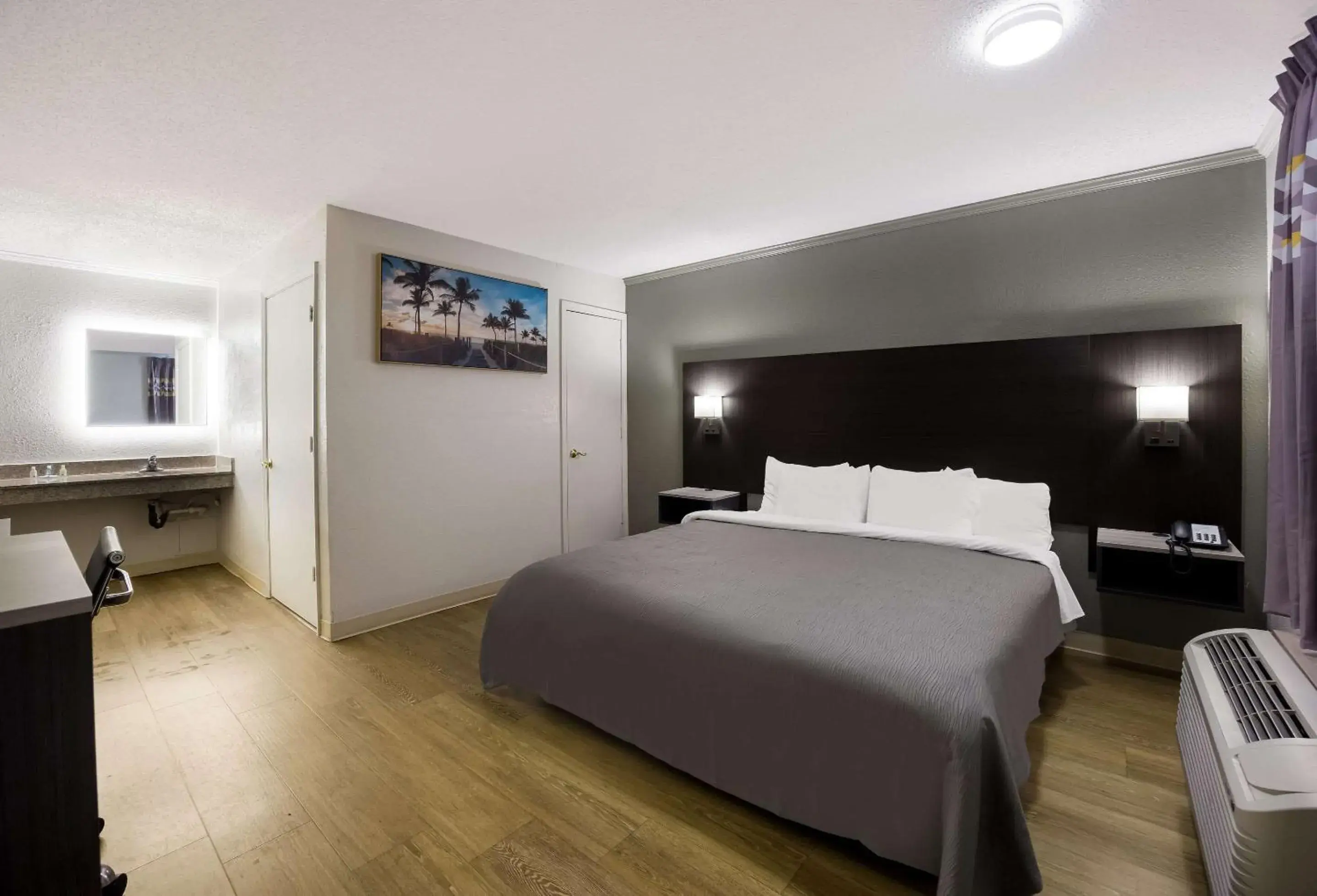 King Room - Non-Smoking in Quality Inn Tallahassee near University King Room - Non-Smoking in Quality Inn Tallahassee near University