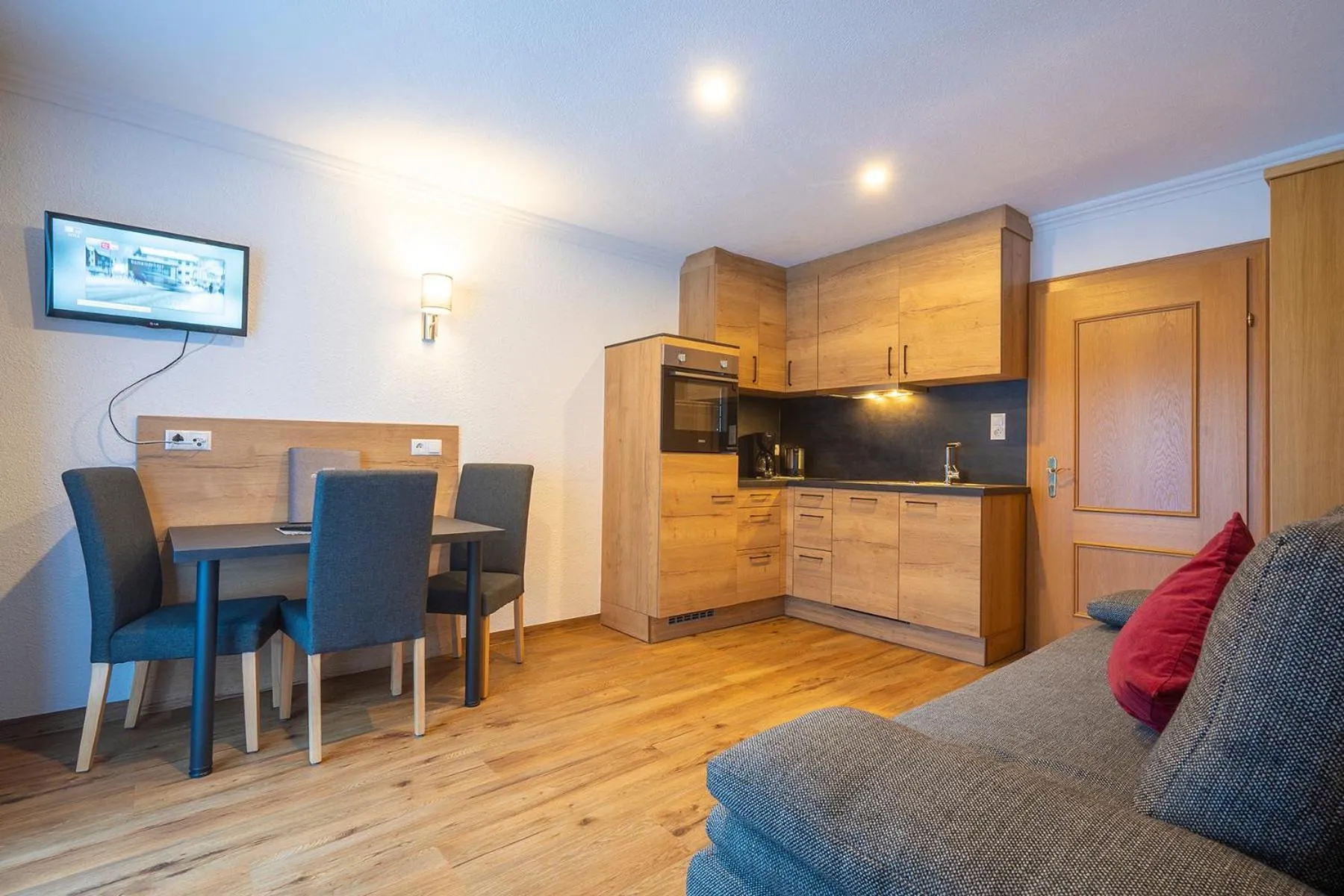 Kitchen or kitchenette in LEOPOLDINE Apart Zimmer