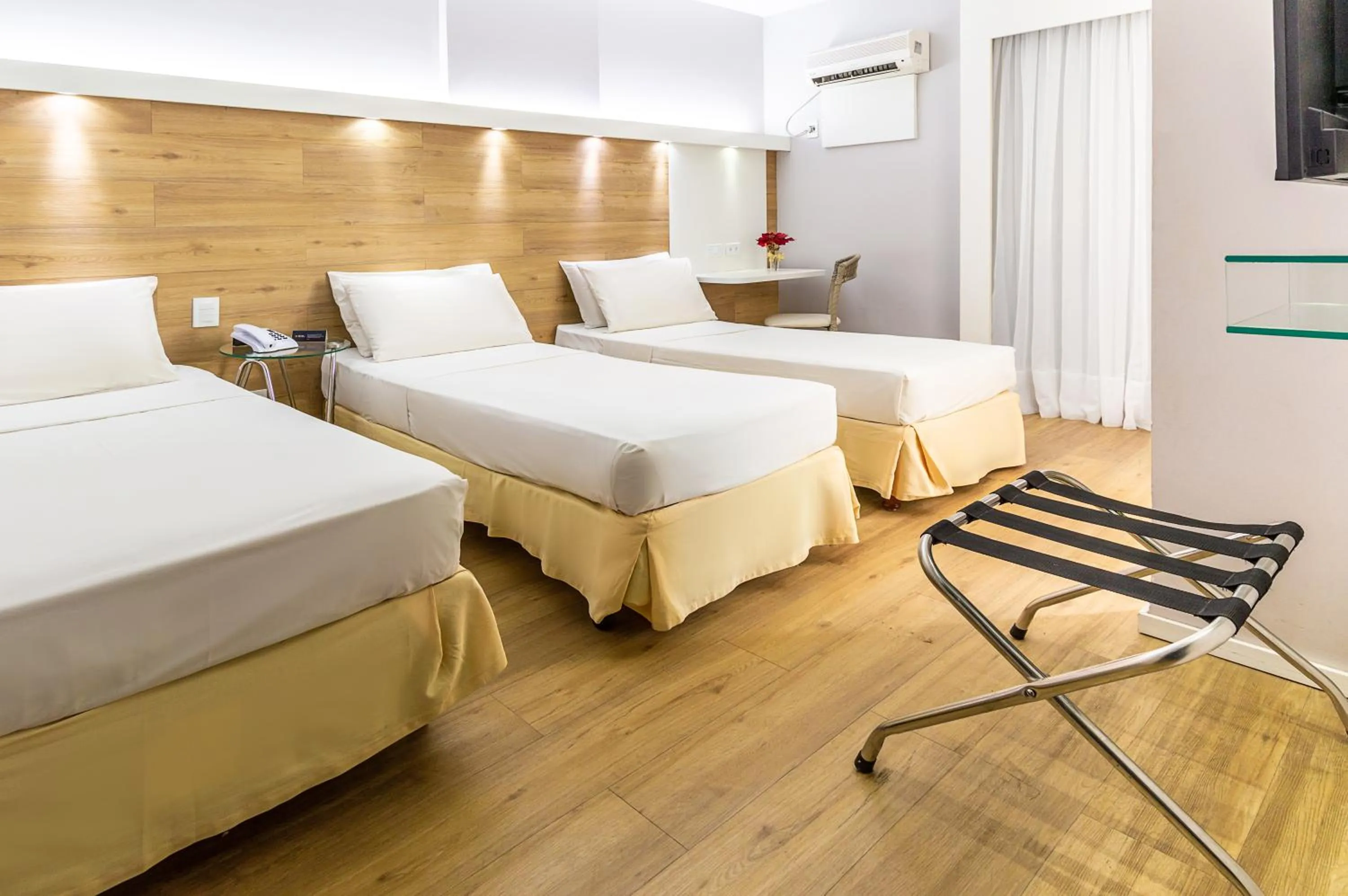 Bed in Hotel Costamar Ponta Verde