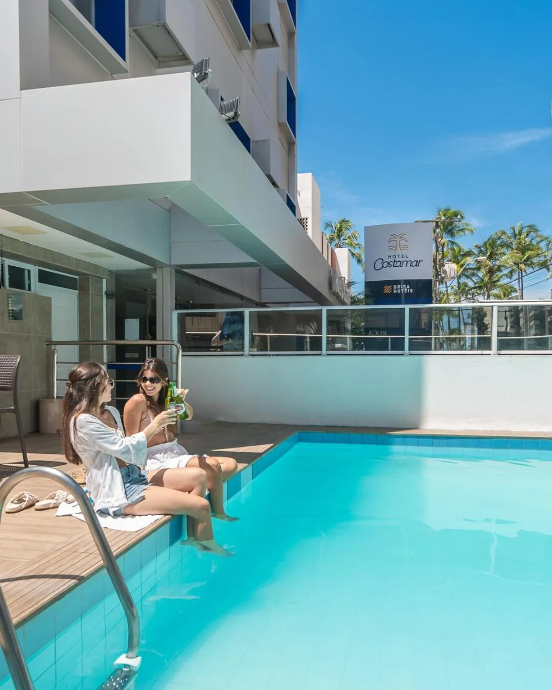 Pool view in Hotel Costamar Ponta Verde