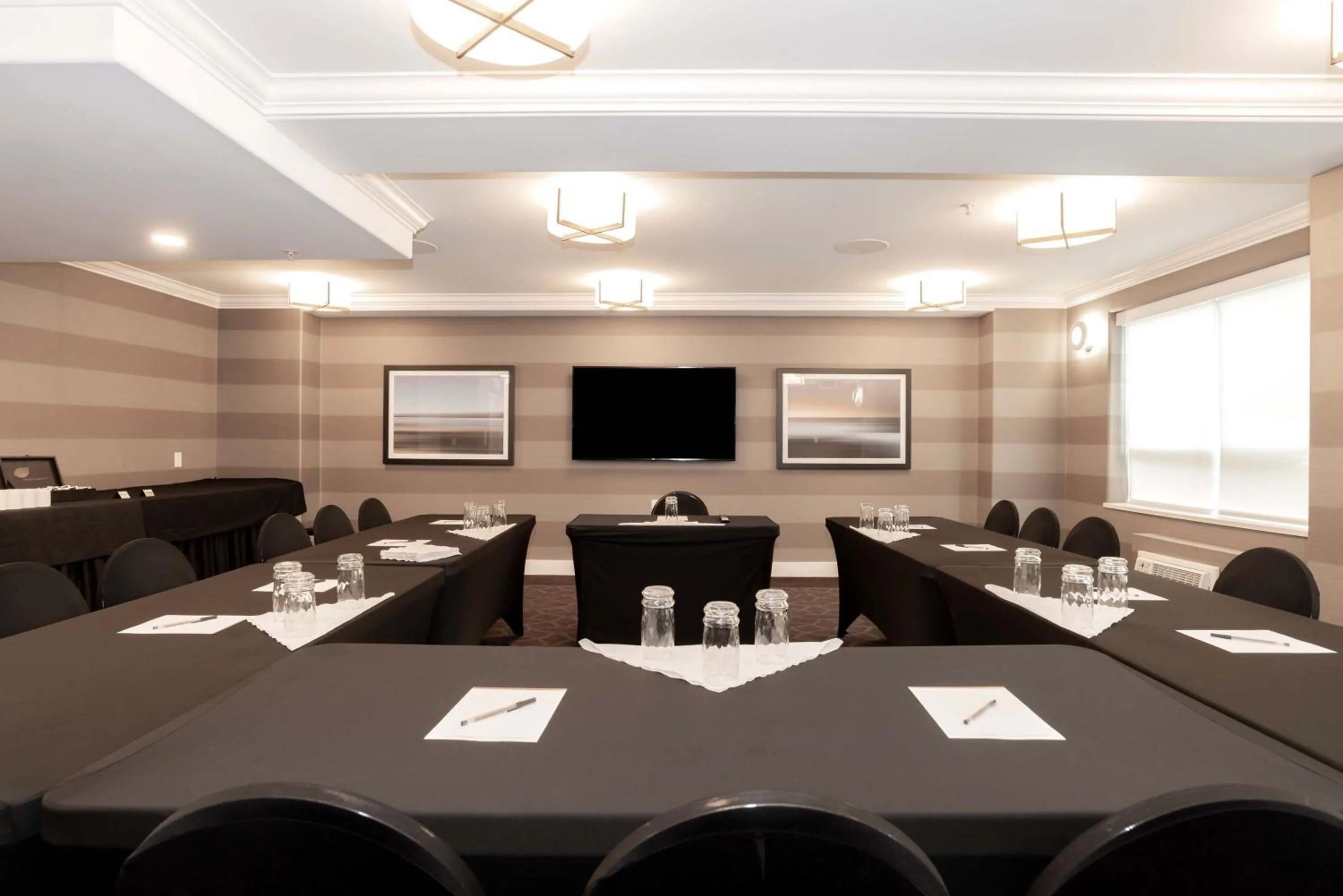 Meeting/conference room in Sandman Hotel Langley
