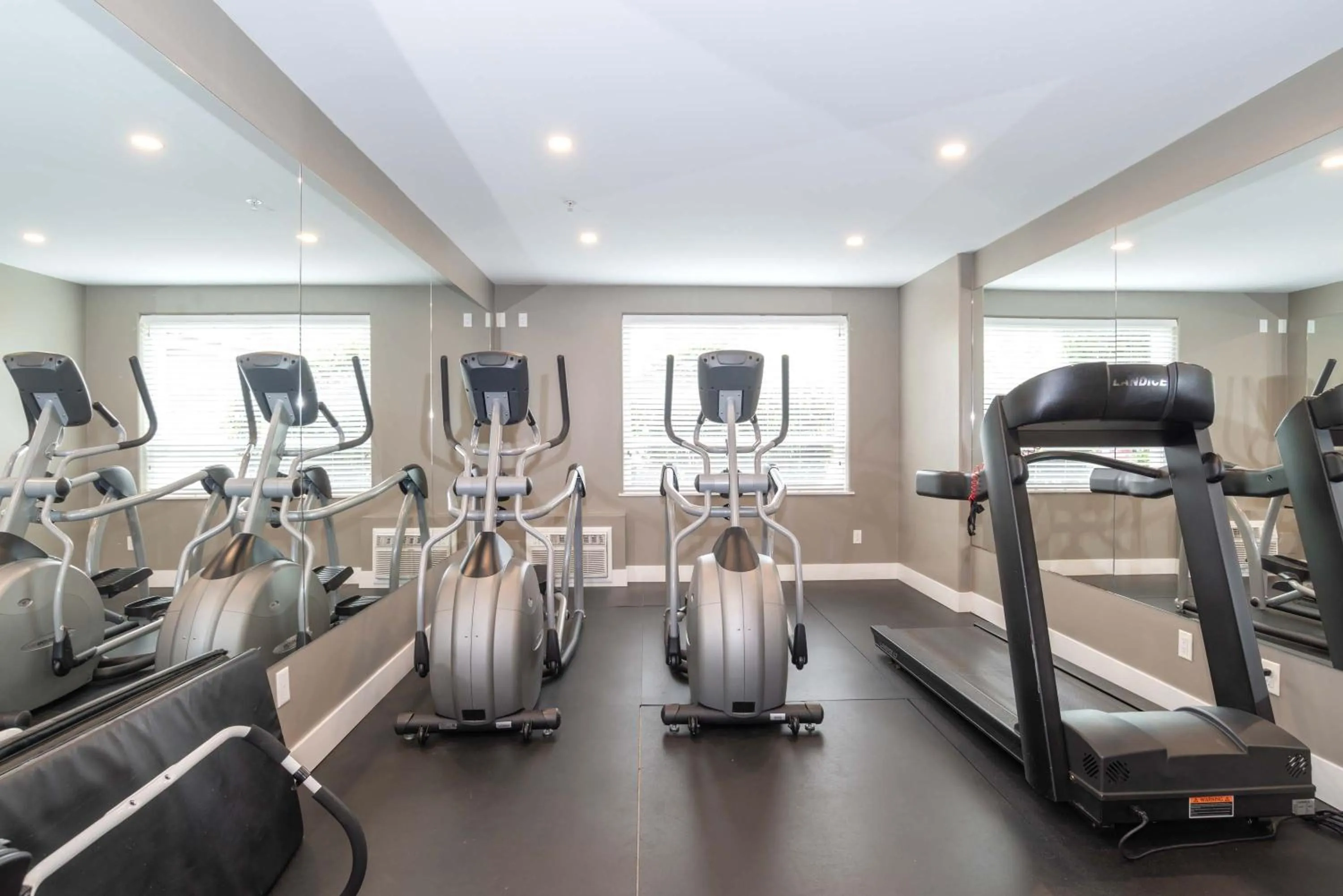 Fitness centre/facilities in Sandman Hotel Langley