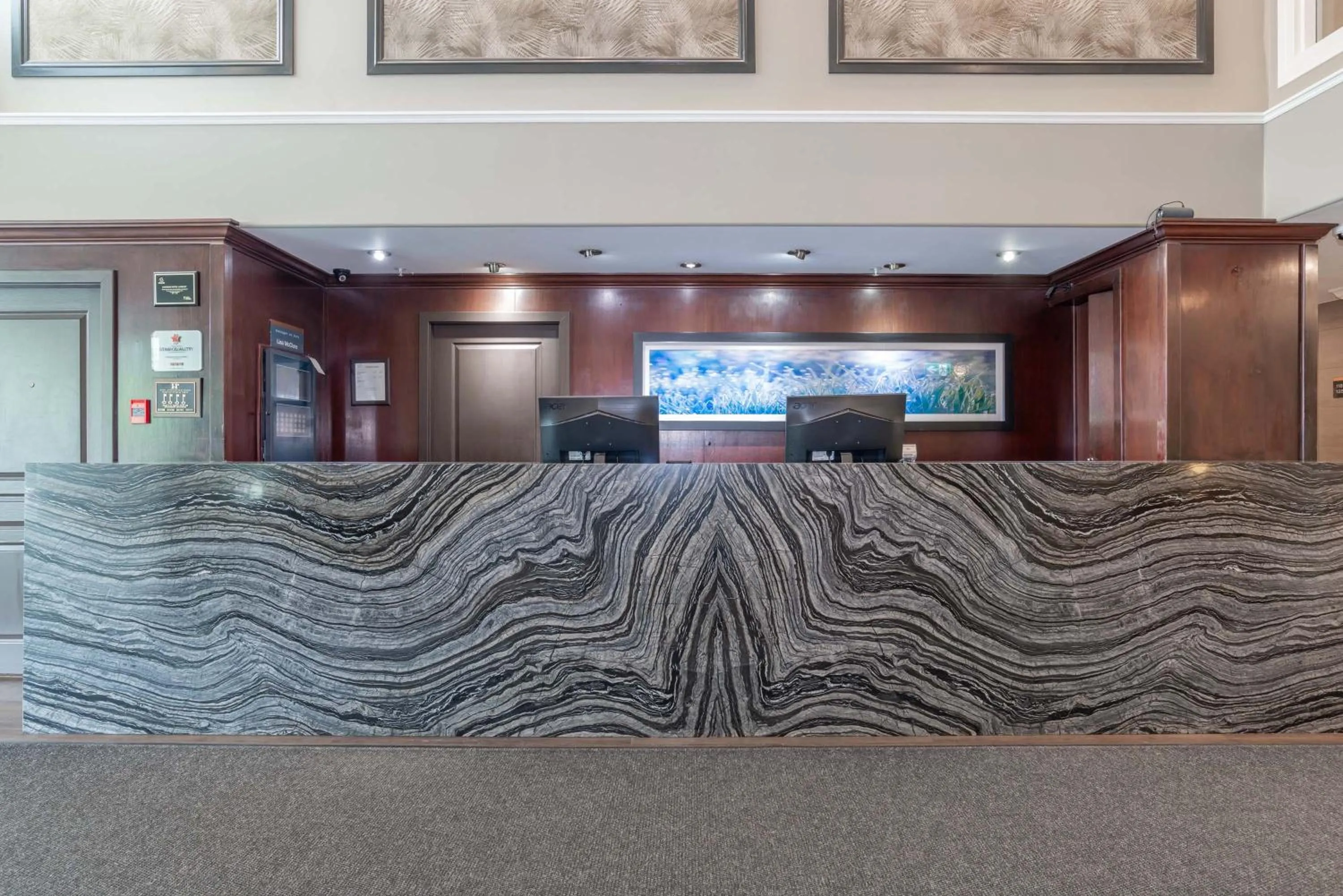 Facade/entrance in Sandman Hotel Langley