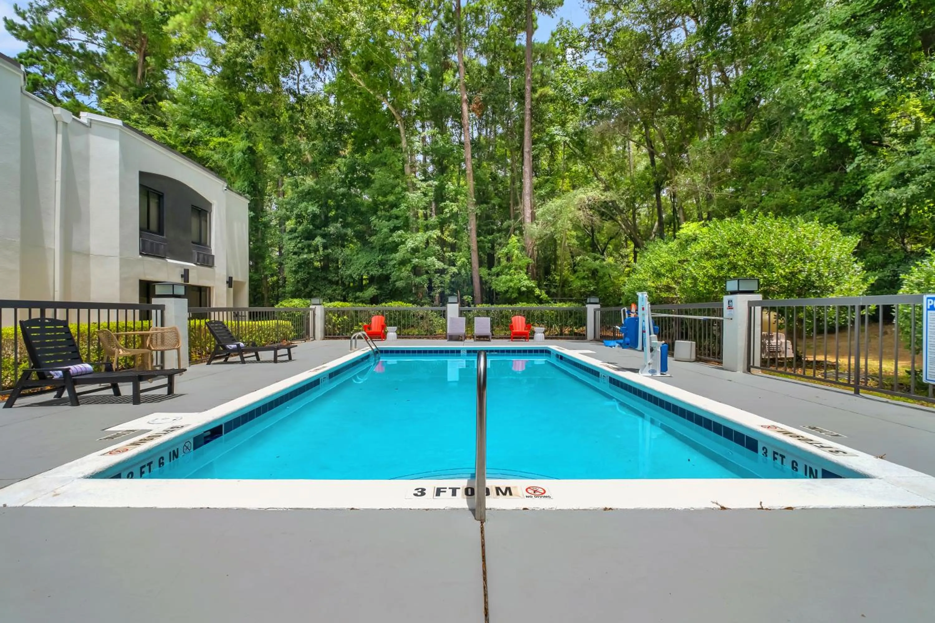 Pool view, Swimming Pool in Sleep Inn University