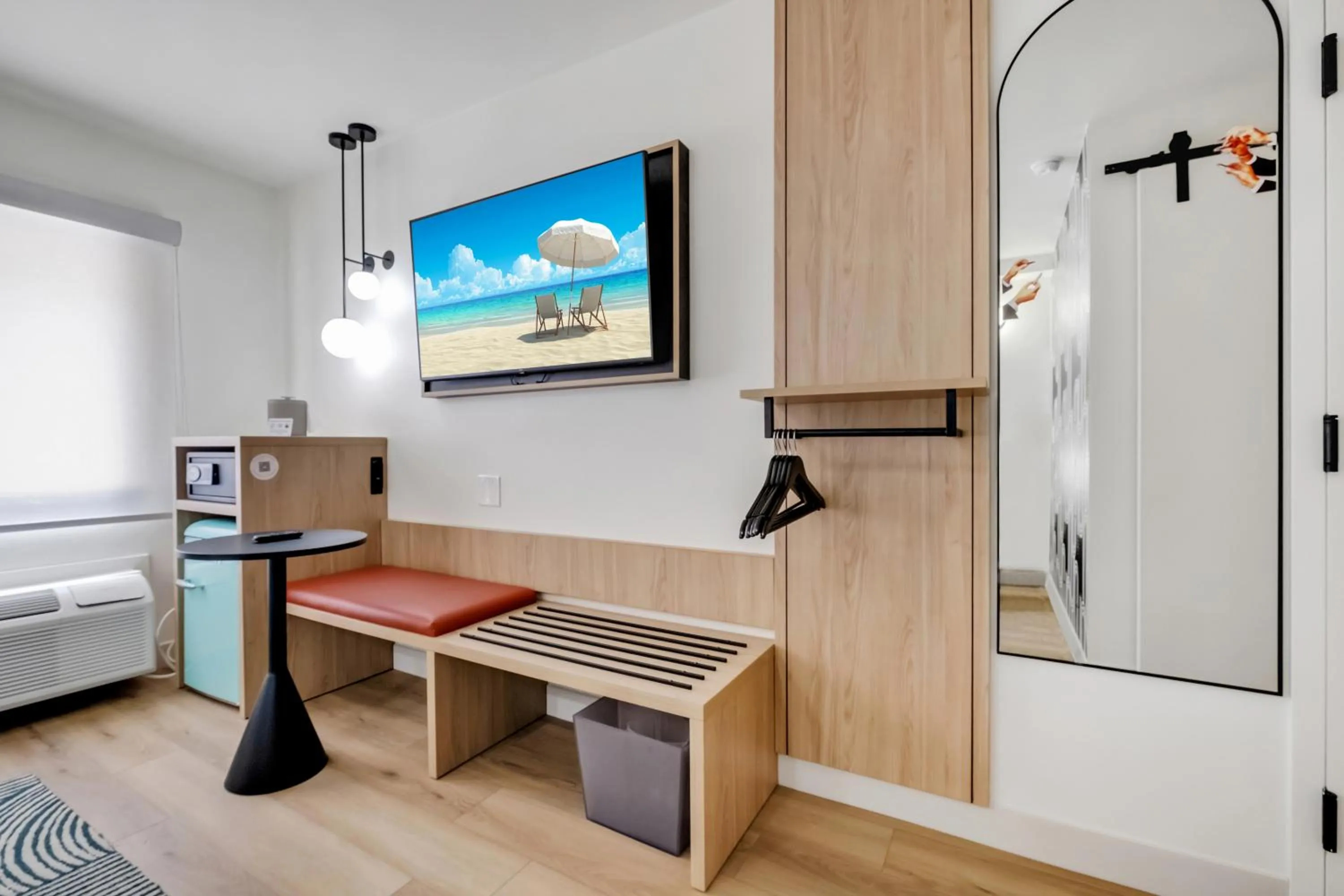 TV and multimedia, TV/Entertainment Center in Sleep Inn University