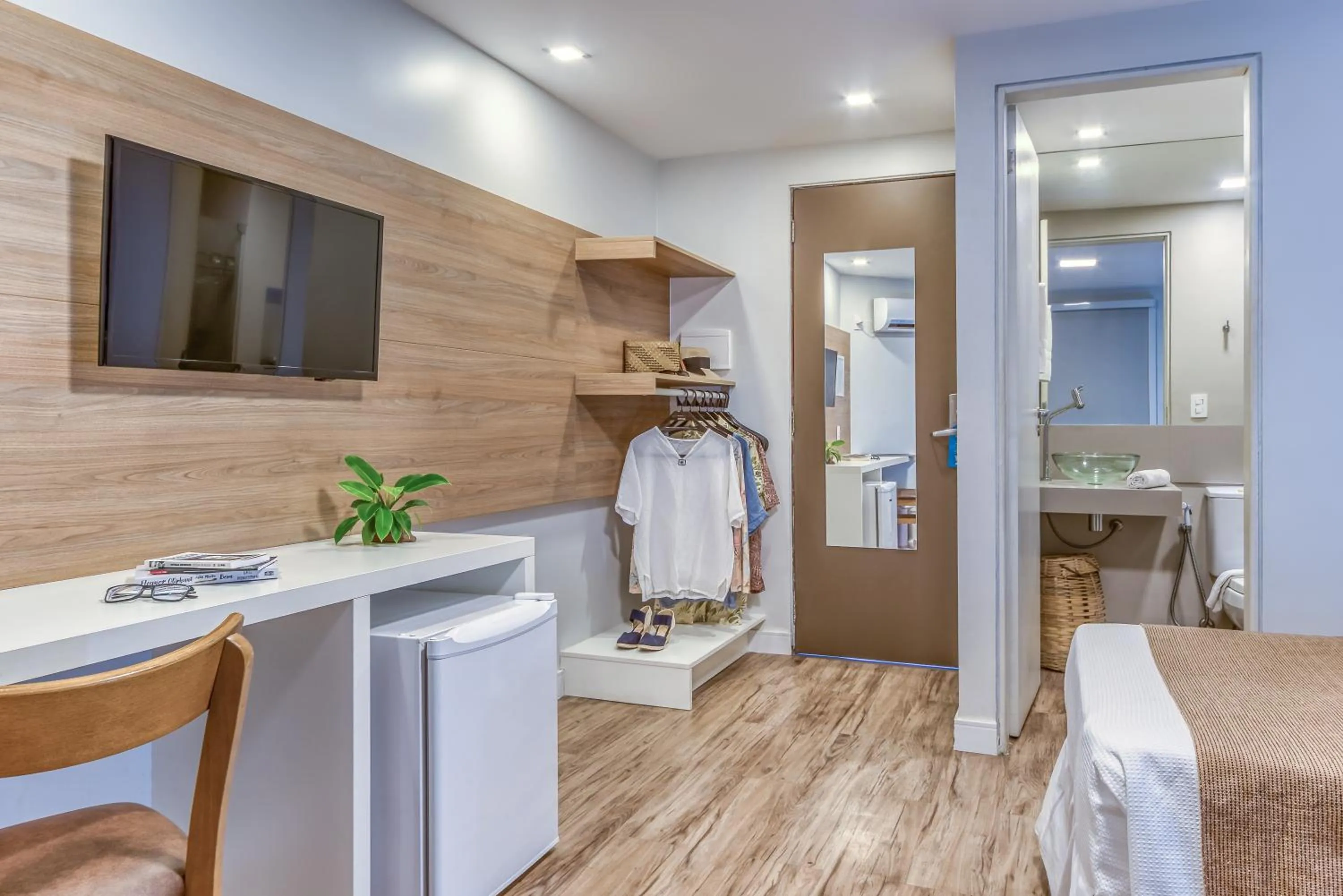 Bedroom in Cais da Praia Hotel