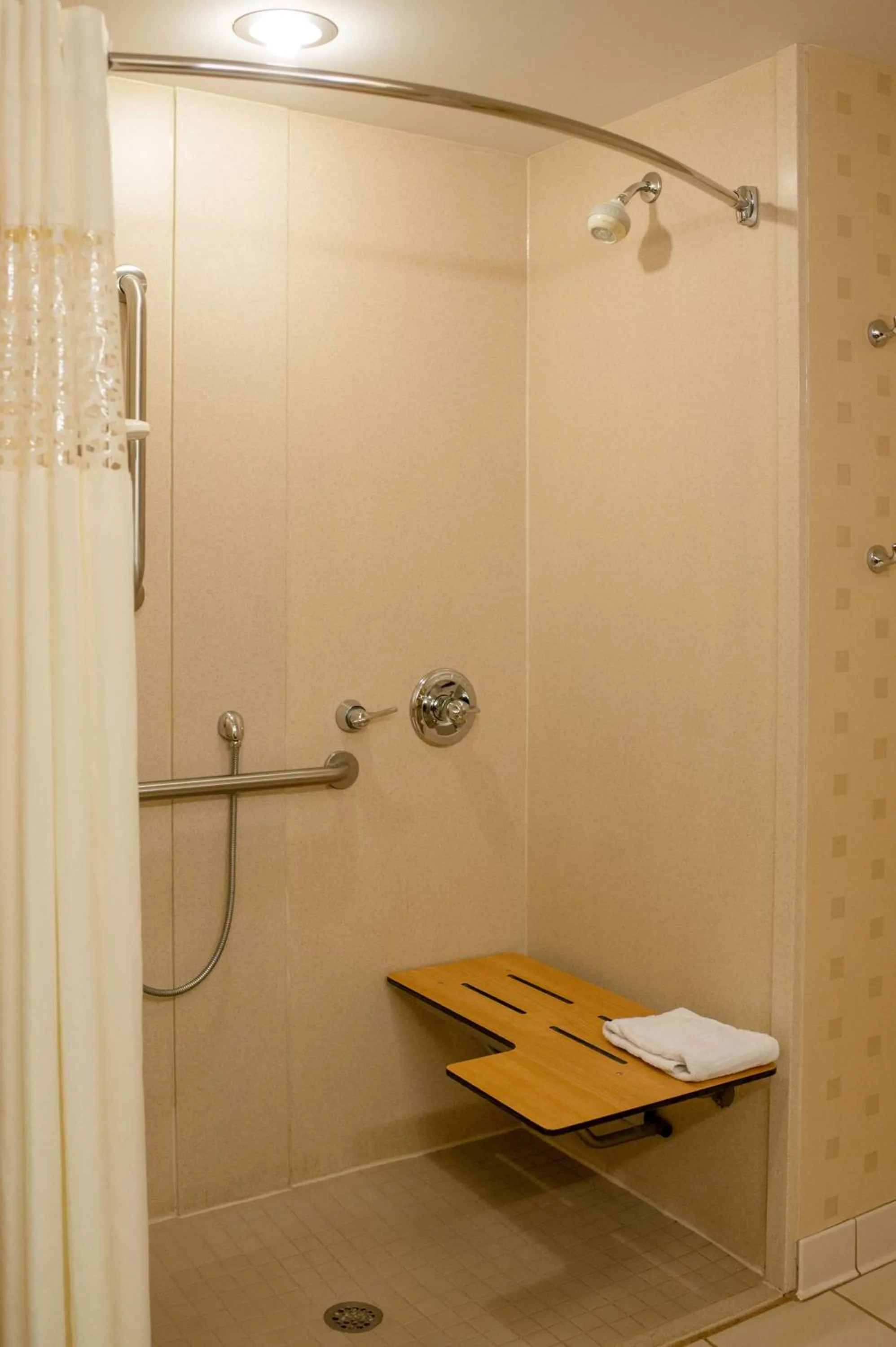 Bathroom in Hampton Inn Oxford-West