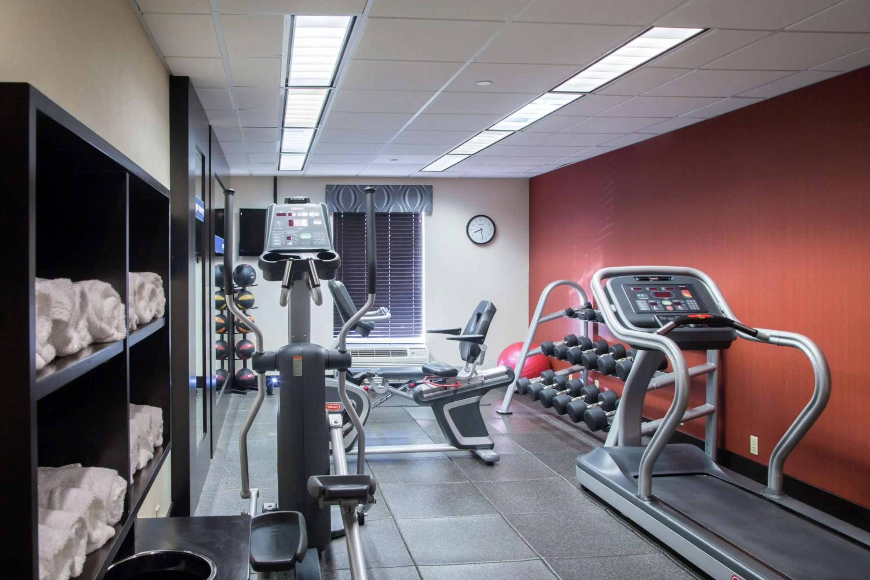 Fitness centre/facilities in Hampton Inn Oxford-West