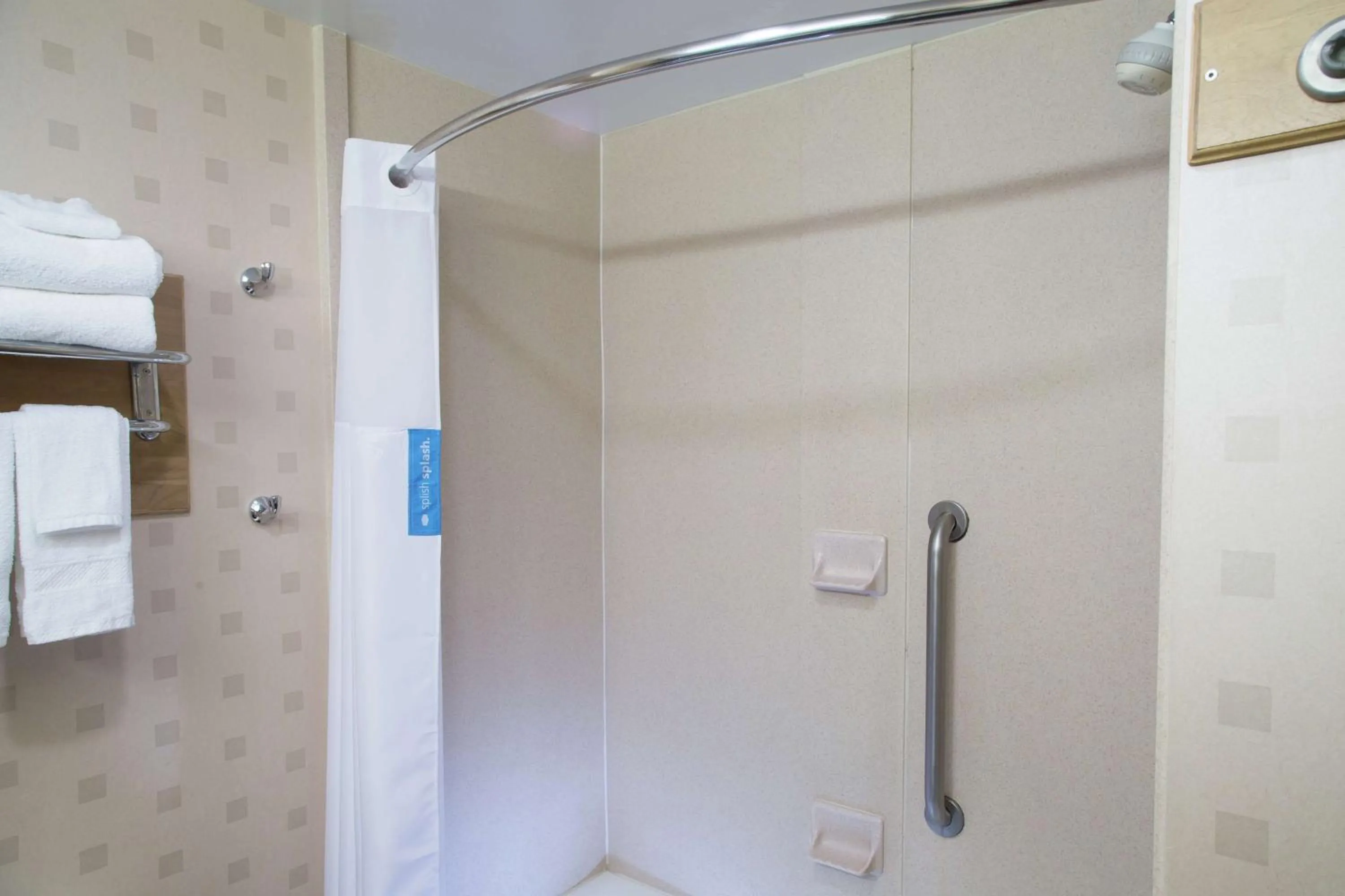 Bathroom in Hampton Inn Oxford-West