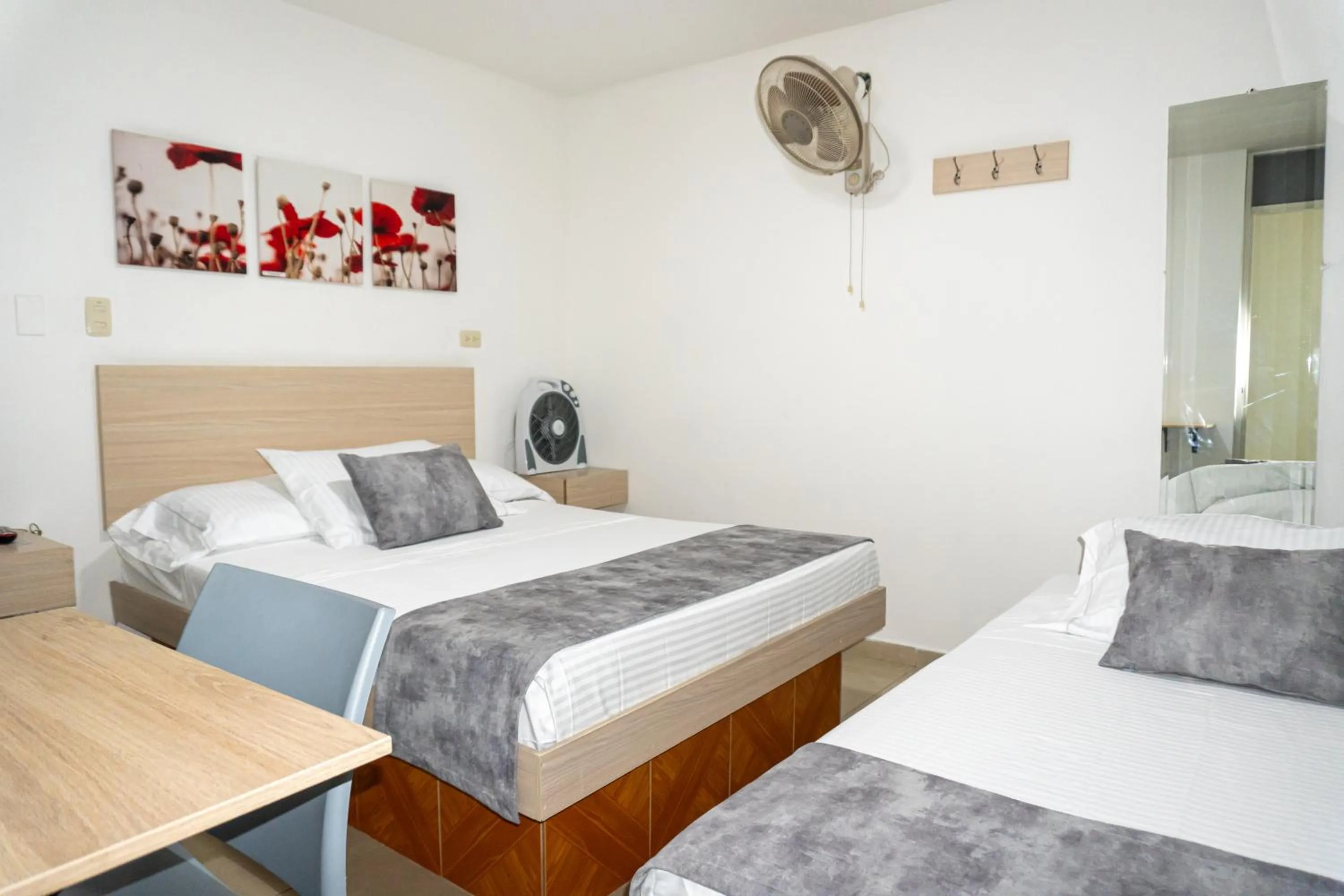 Bed in Hotel Alcaravan Medellín