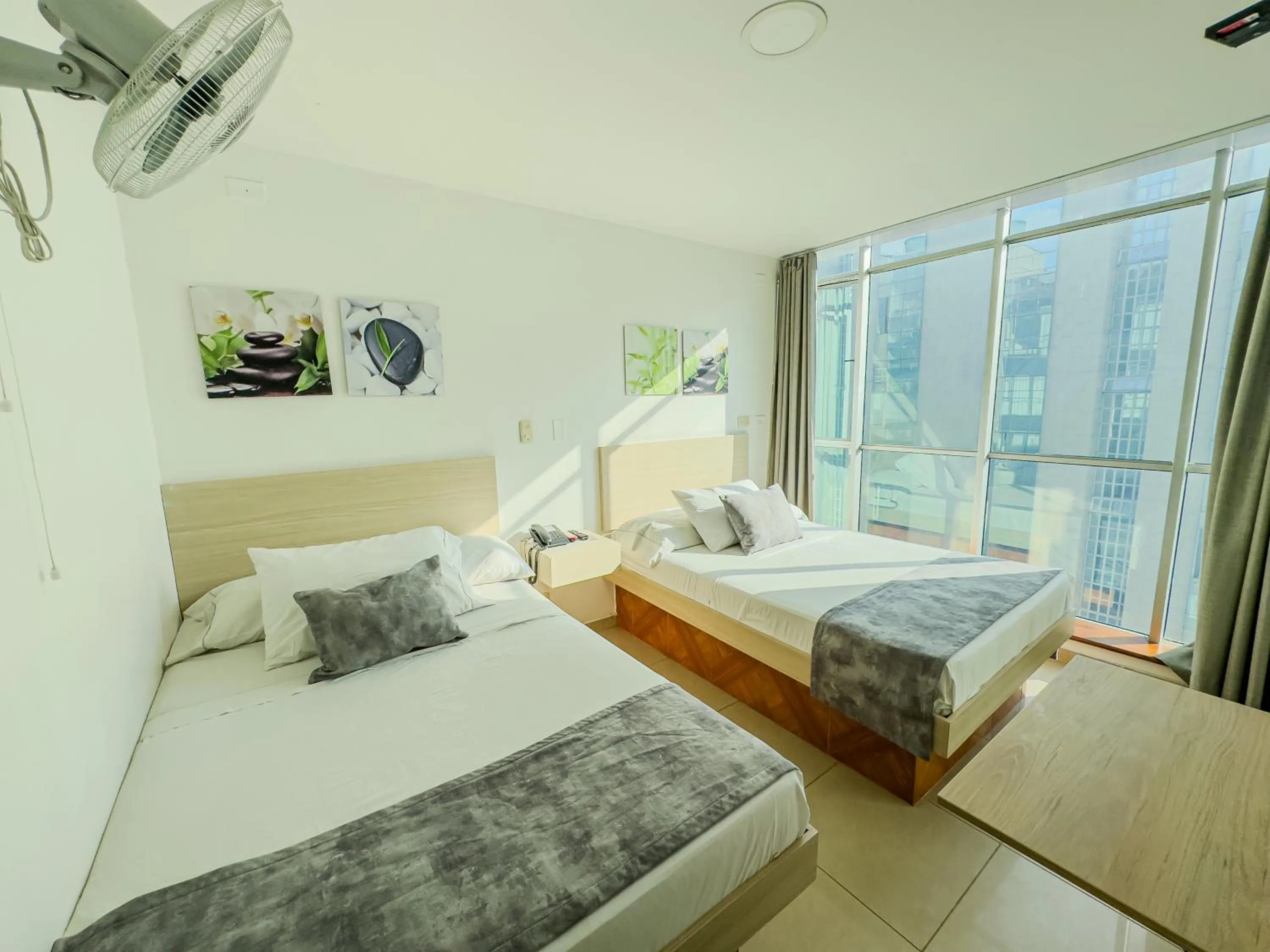 City view, Bed in Hotel Alcaravan Medellín