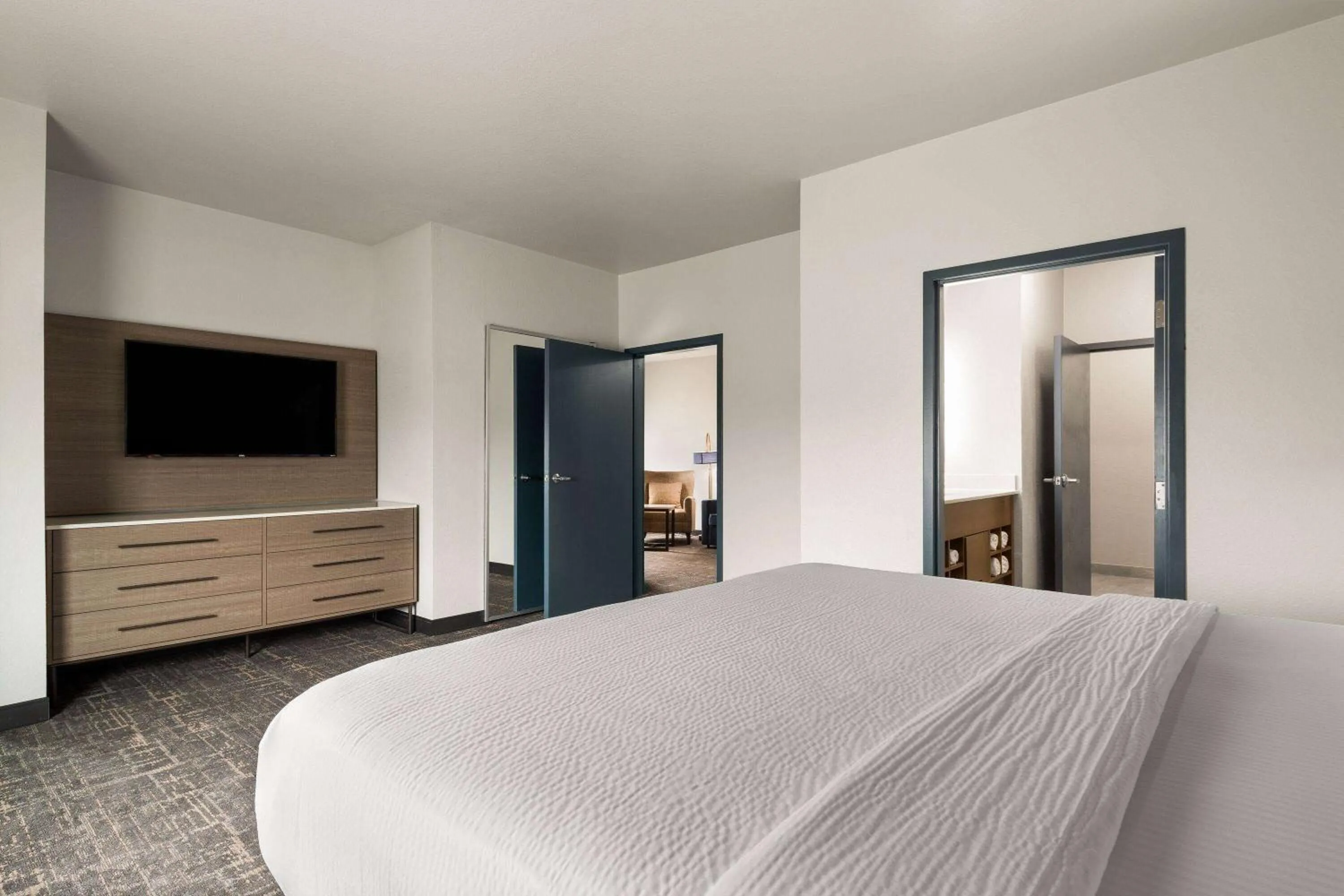 Photo of the whole room, Bed in La Quinta by Wyndham Ft. Worth - Forest Hill, TX