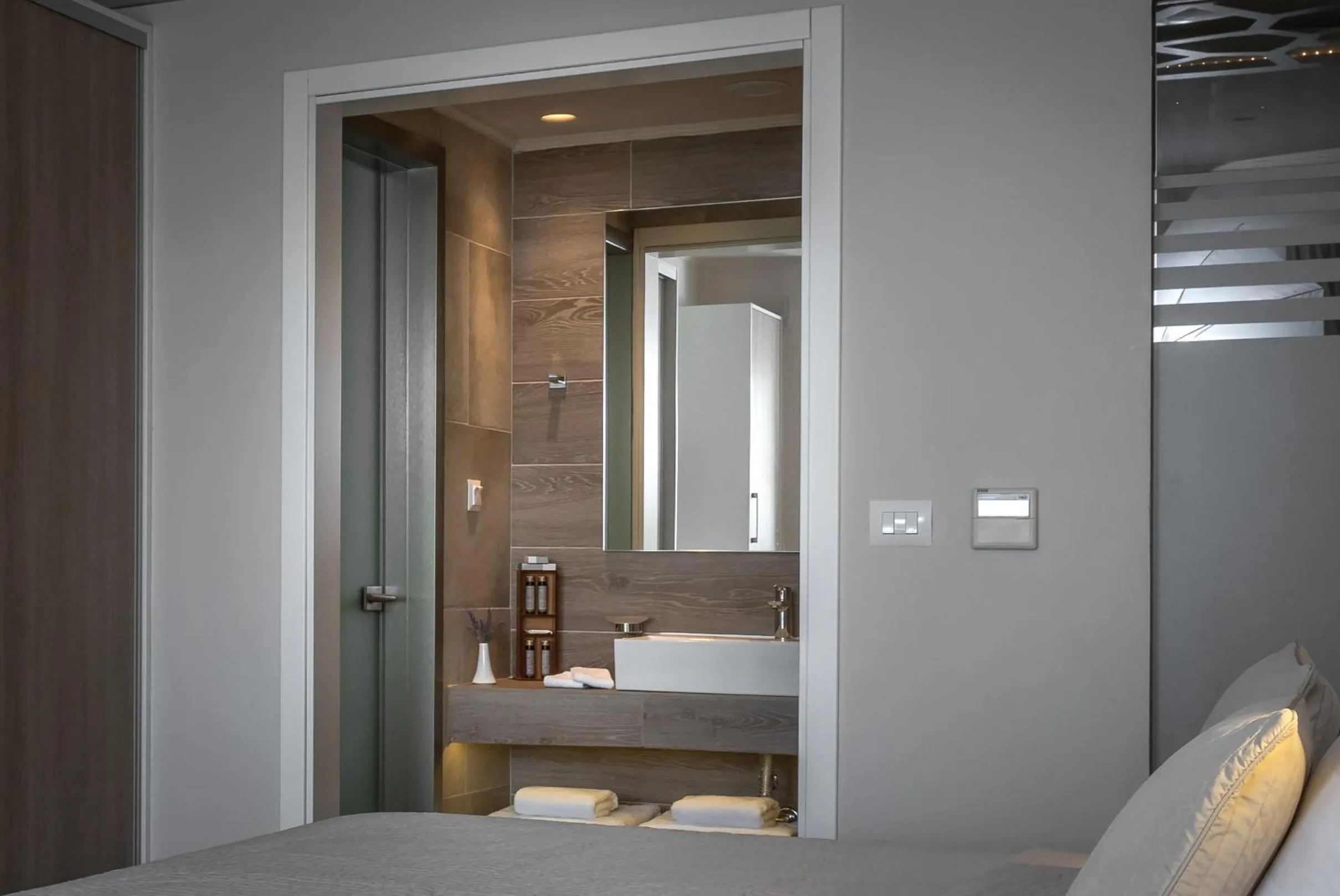 Bathroom, Bed in KB Ammos