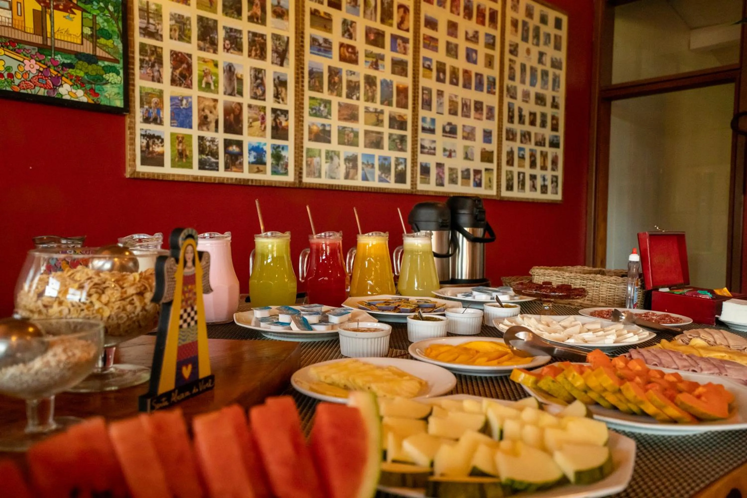 Food and drinks in Surya-Pan Refúgio Hotel - Super Pet Friendly