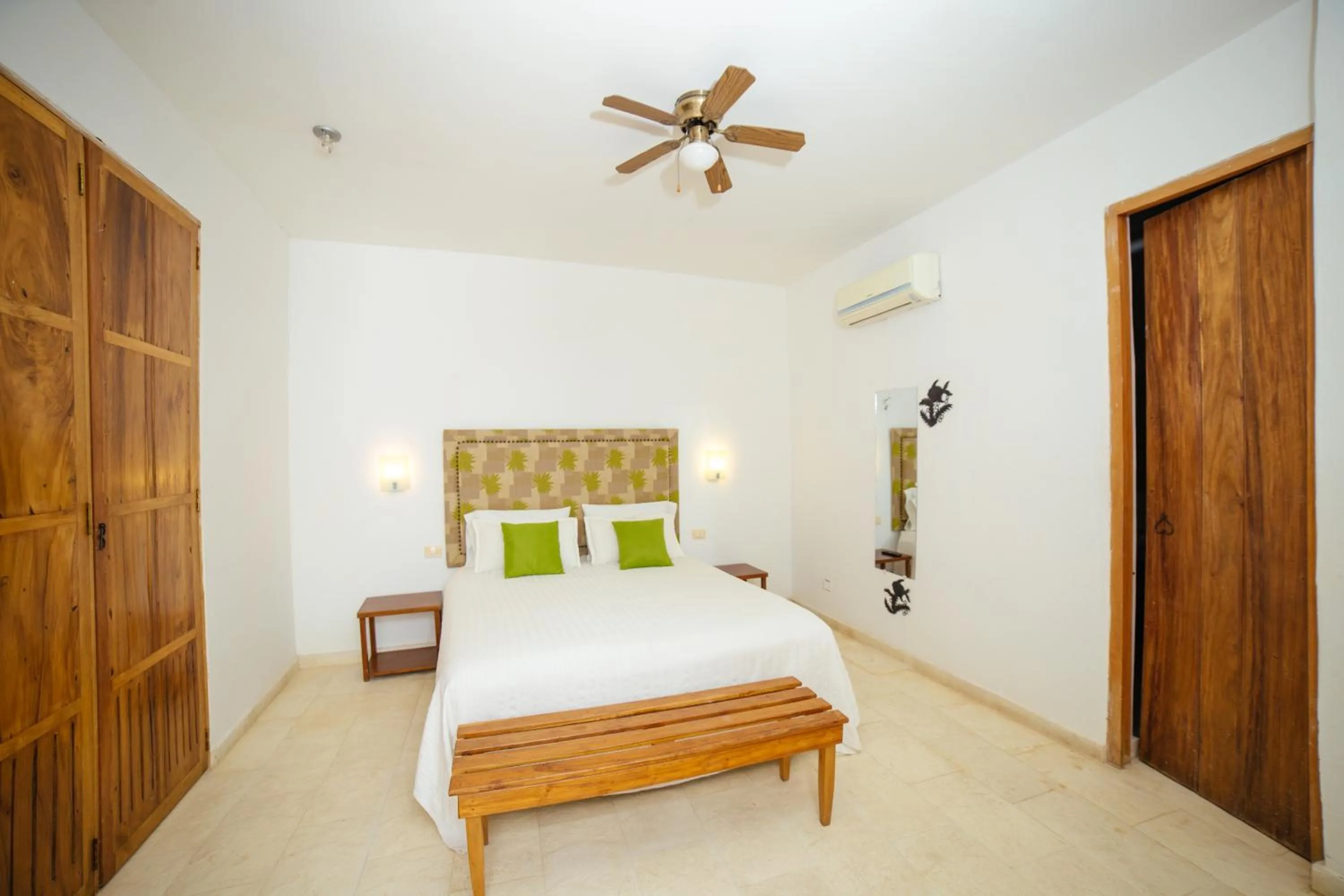 Photo of the whole room, Bed in Bioma Boutique Hotel