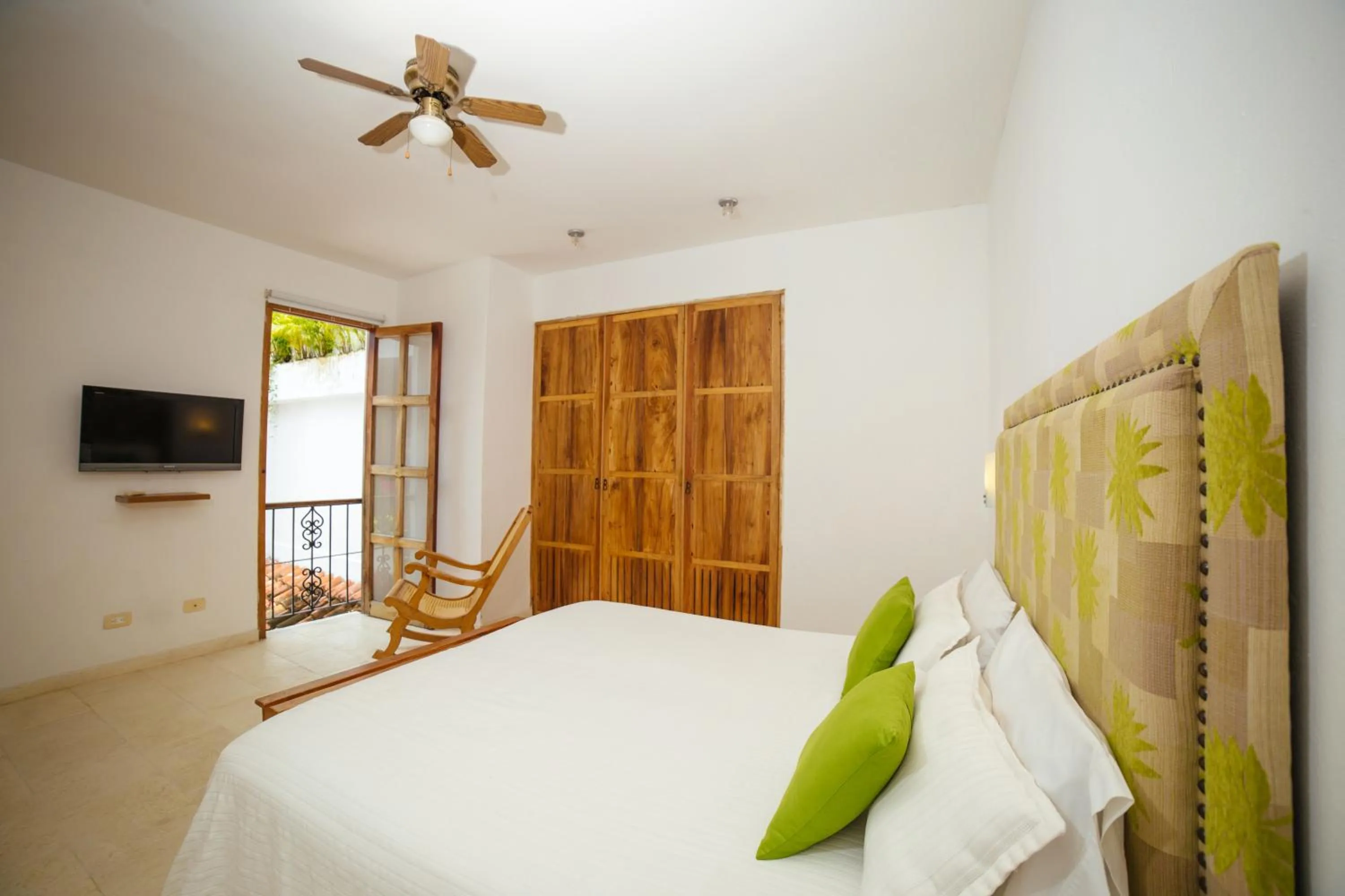 Photo of the whole room, Bed in Bioma Boutique Hotel