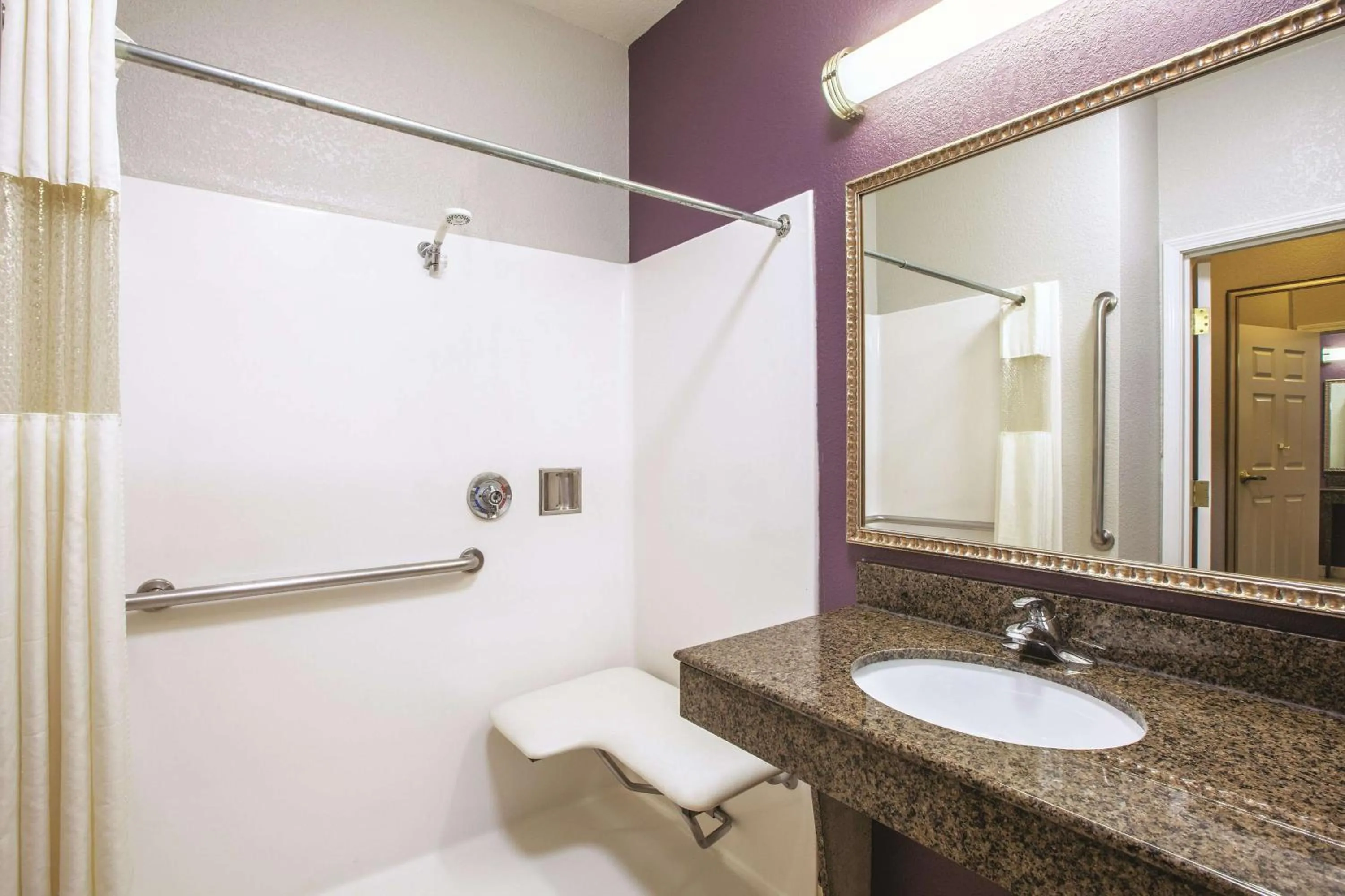 Photo of the whole room in La Quinta by Wyndham Gainesville