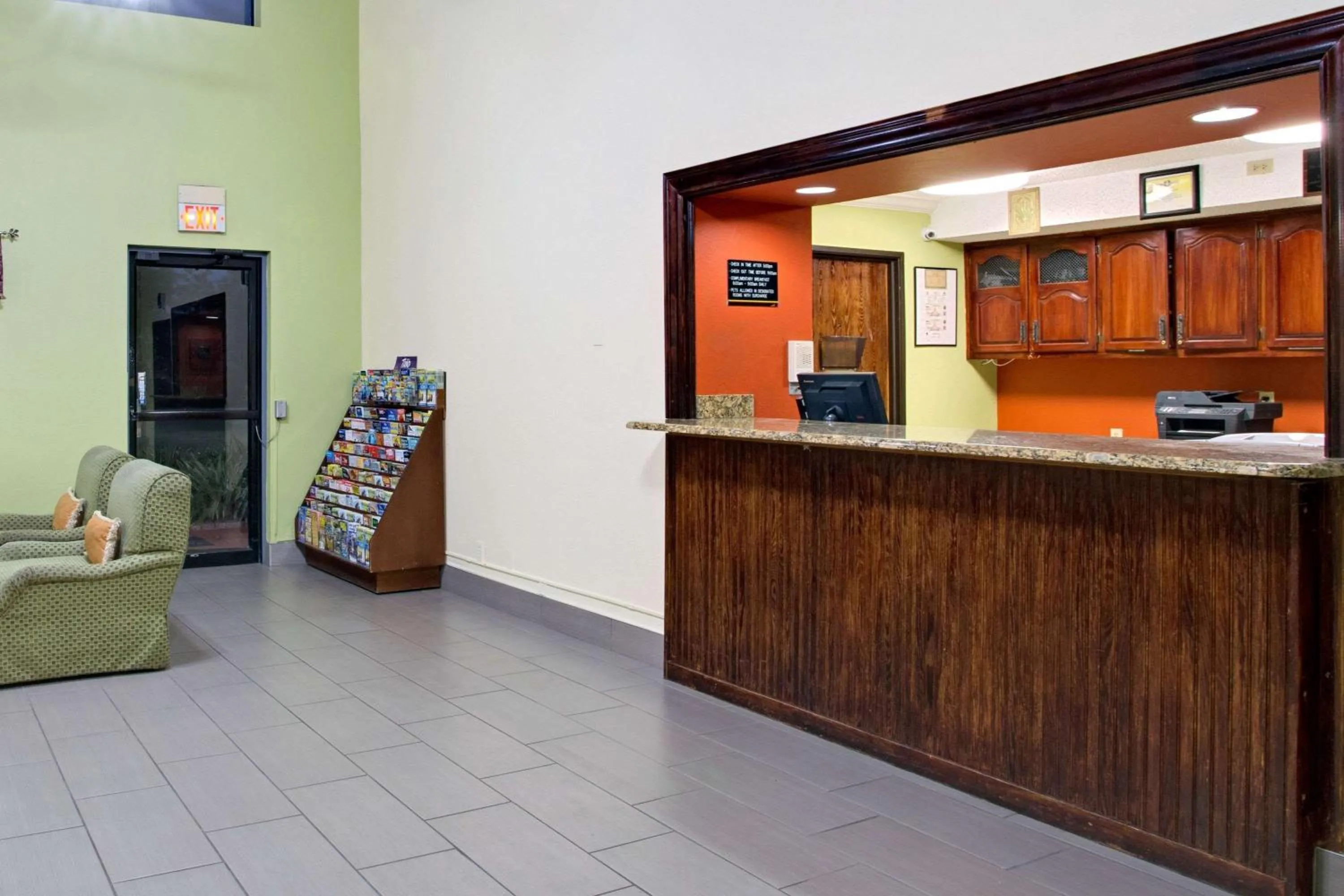 Lobby or reception in Super8 by Wyndham NEARBY Clearwater St Petersburg International Airport