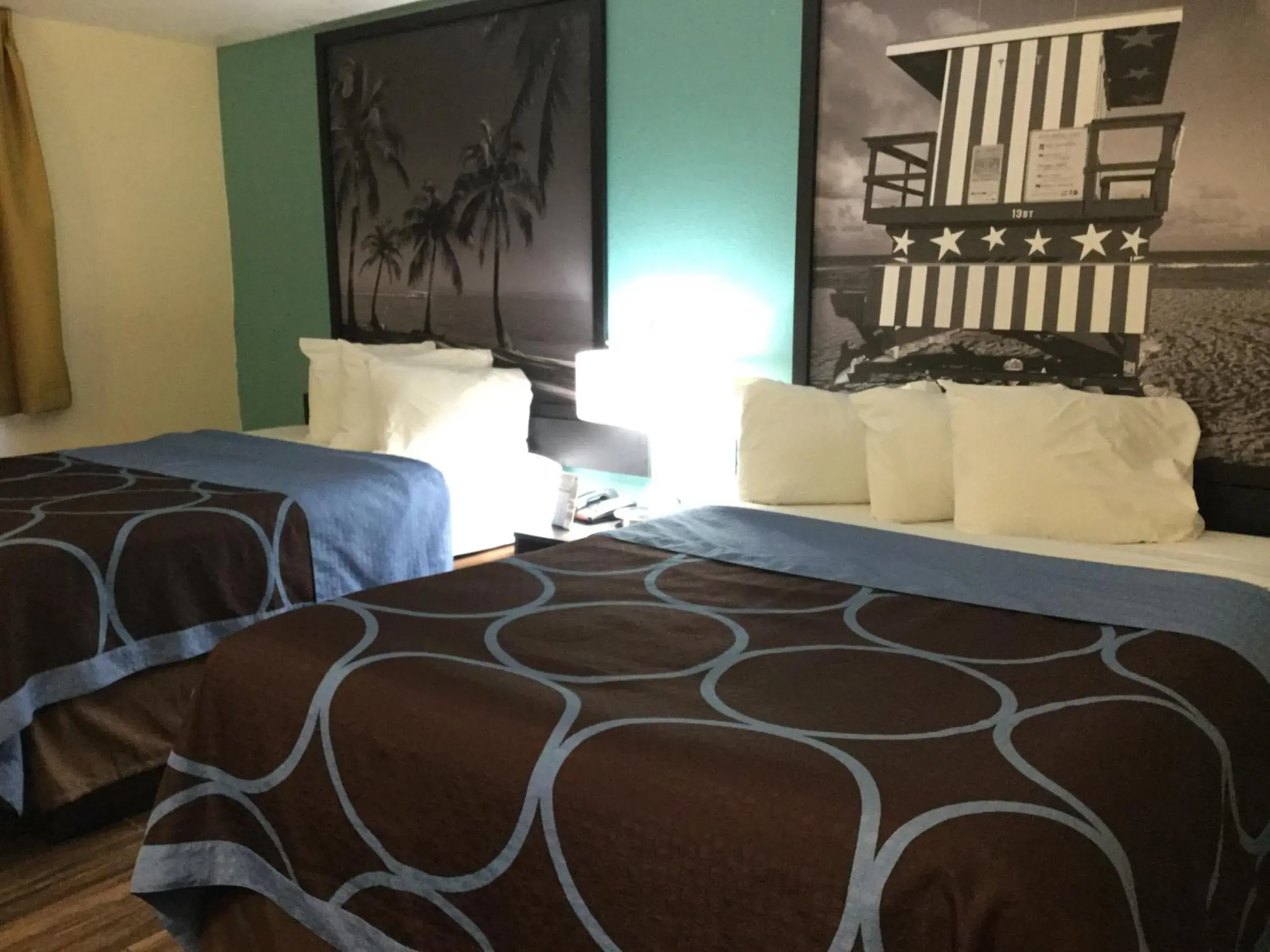Queen Room with Two Queen Beds - Non-Smoking in Super8 by Wyndham NEARBY Clearwater St Petersburg International Airport Queen Room with Two Queen Beds - Non-Smoking in Super8 by Wyndham NEARBY Clearwater St Petersburg International Airport