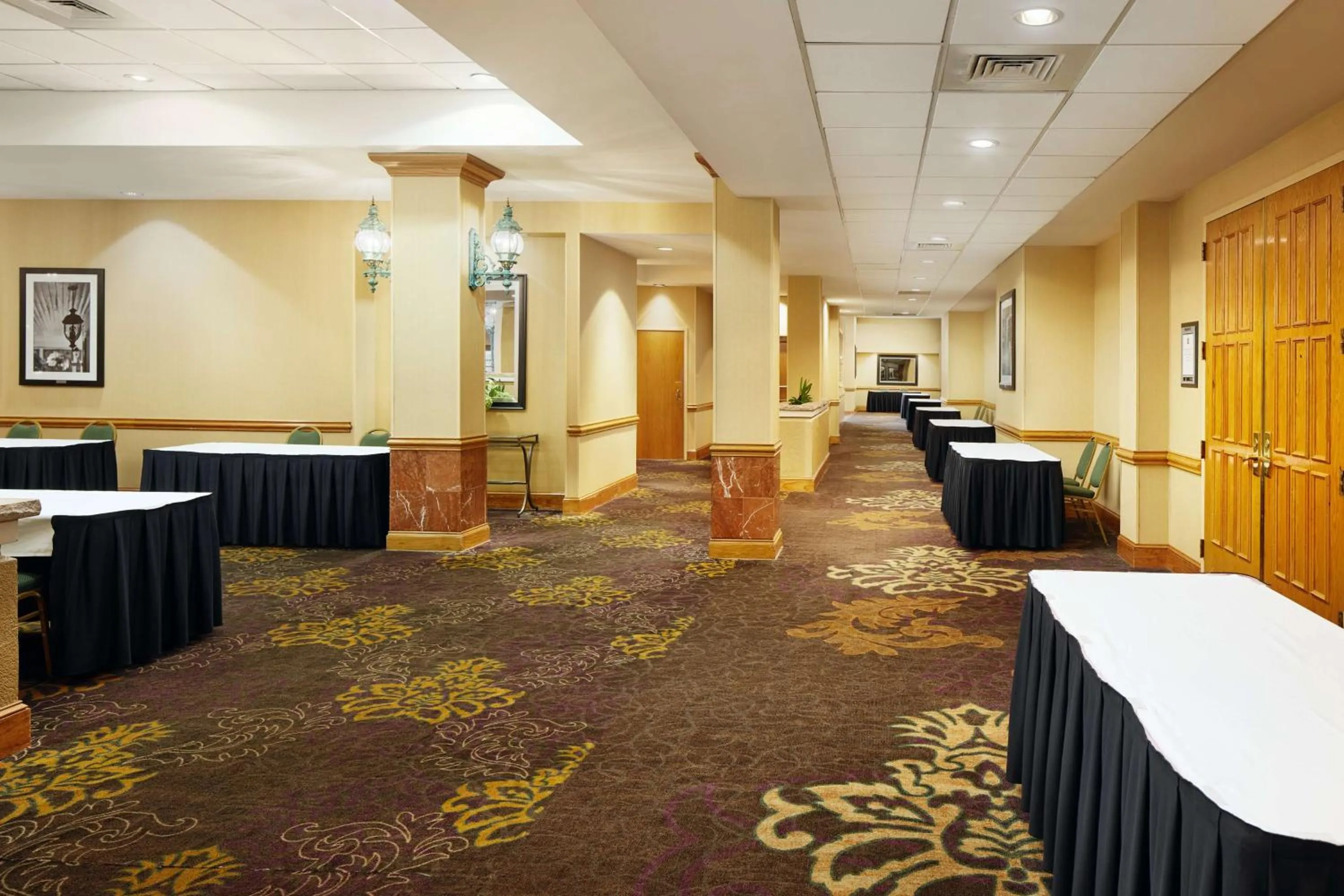 Meeting/conference room in Embassy Suites by Hilton Greensboro Airport